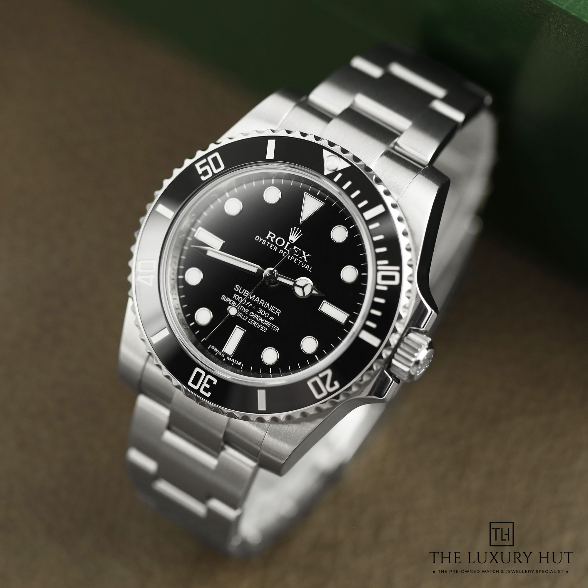 2024/10/Rolex_Submariner_No-Date_Steel_40_Black_51208-b.jpg