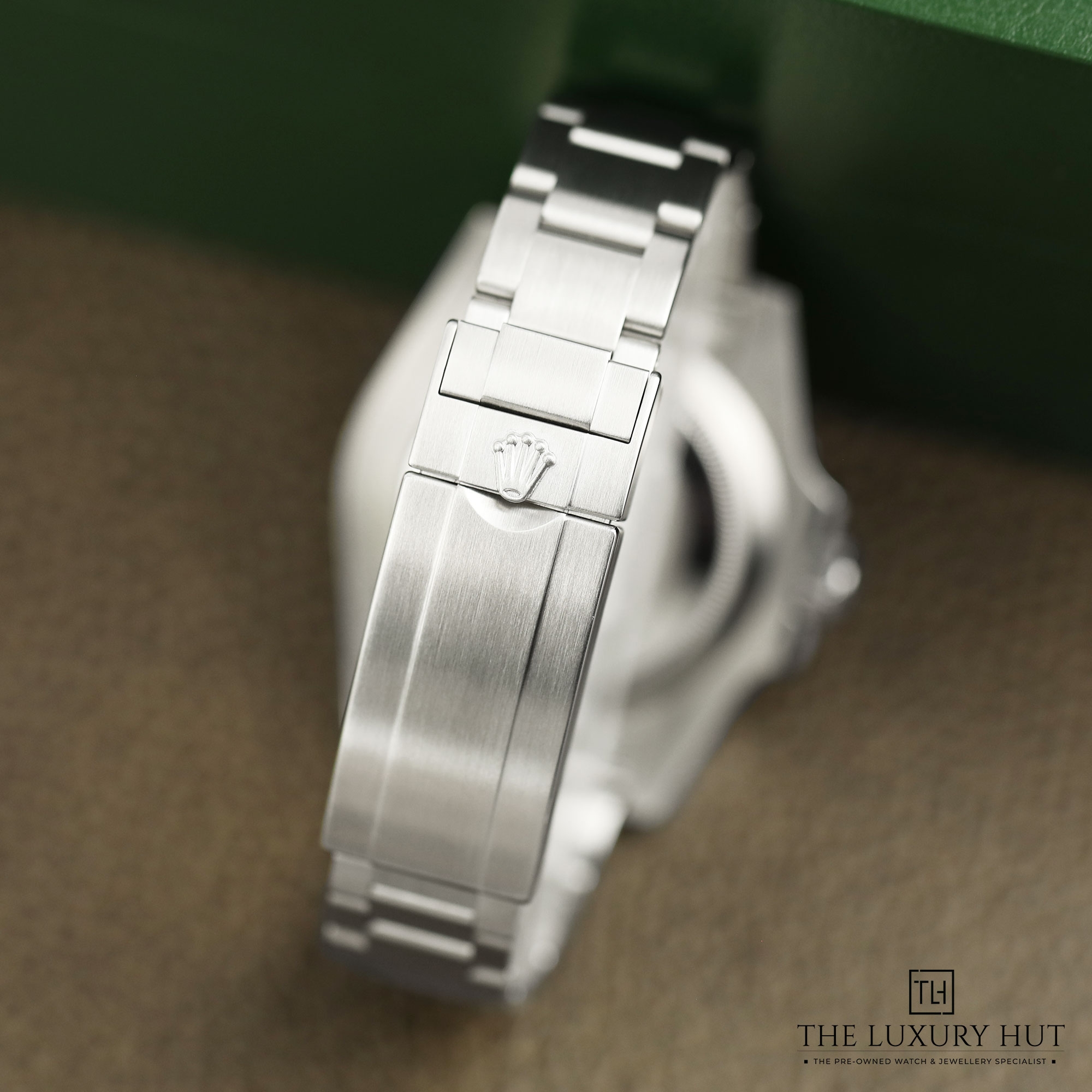 2024/10/Rolex_Submariner_No-Date_Steel_40_Black_51208-e.jpg