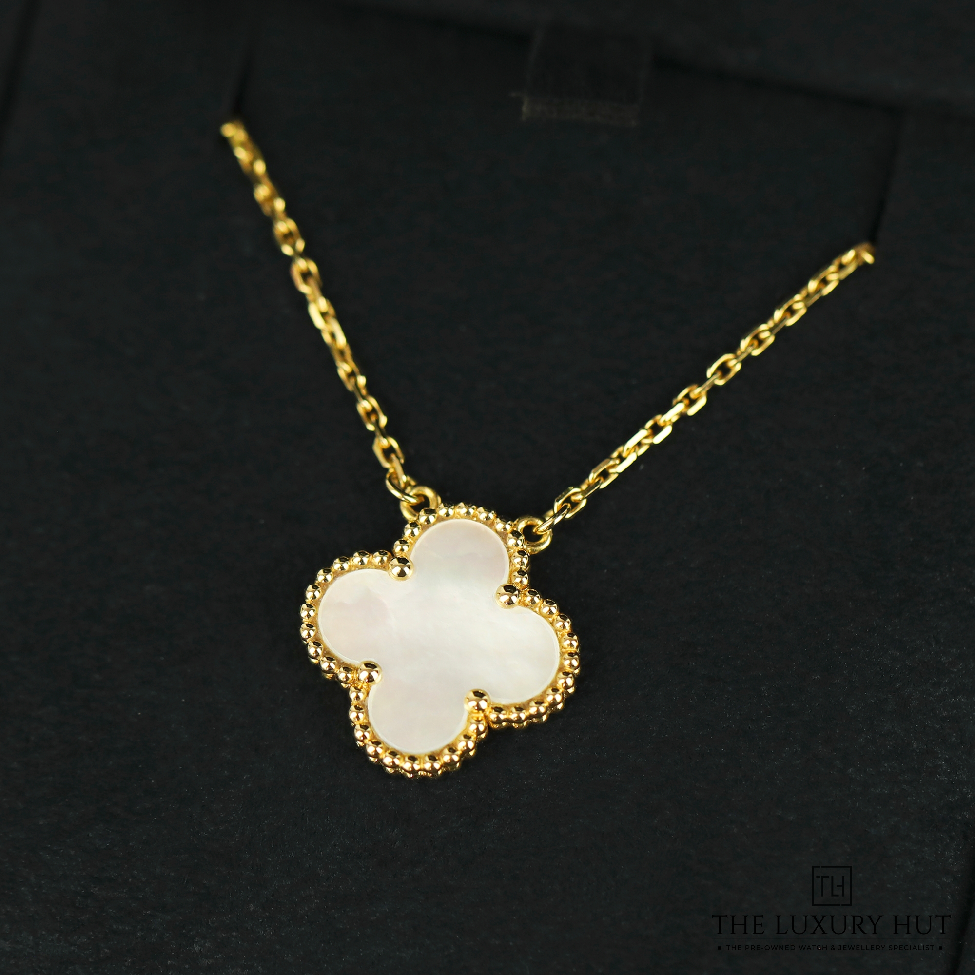 2024/10/Van_Cleef_Yellow_Gold_MOP_Pendant_51174-e.jpg