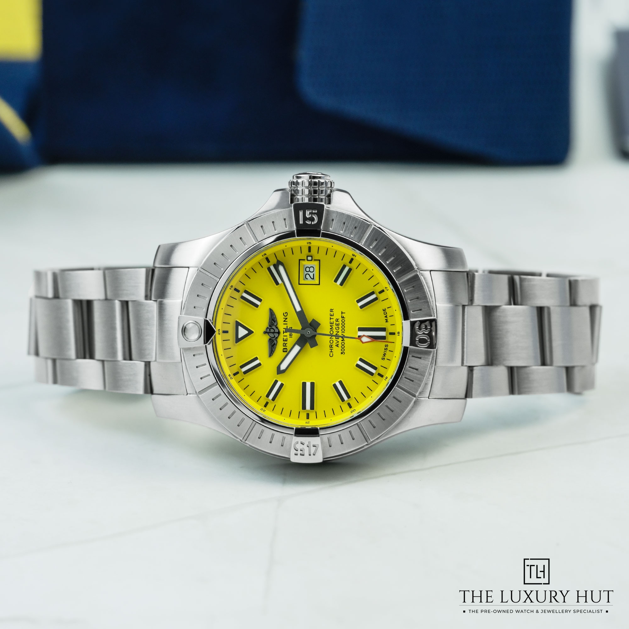 2024/11/Breitling_Avenger_Seawolf_Steel_Yellow_51317-c.jpg