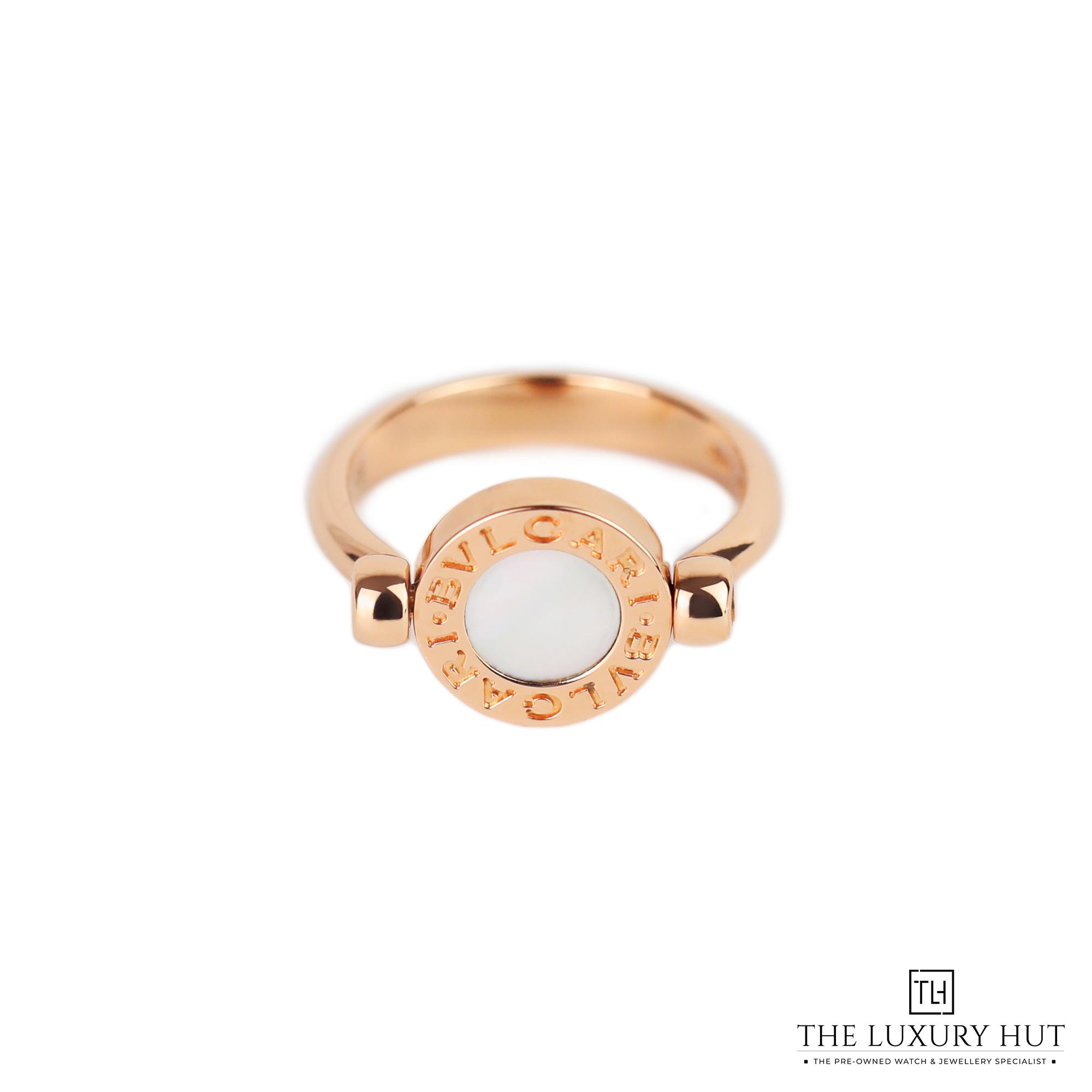 2024/11/Bvlgari_Rose_Gold_MOP_Onyx_Flip_Ring_44102-a.jpg