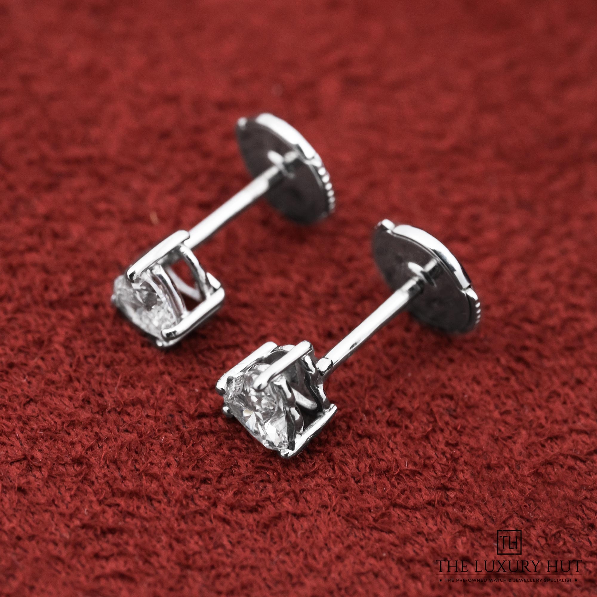 2024/11/Heart_Shape_0.80ct_Diamond_Earrings_38094-d.jpg