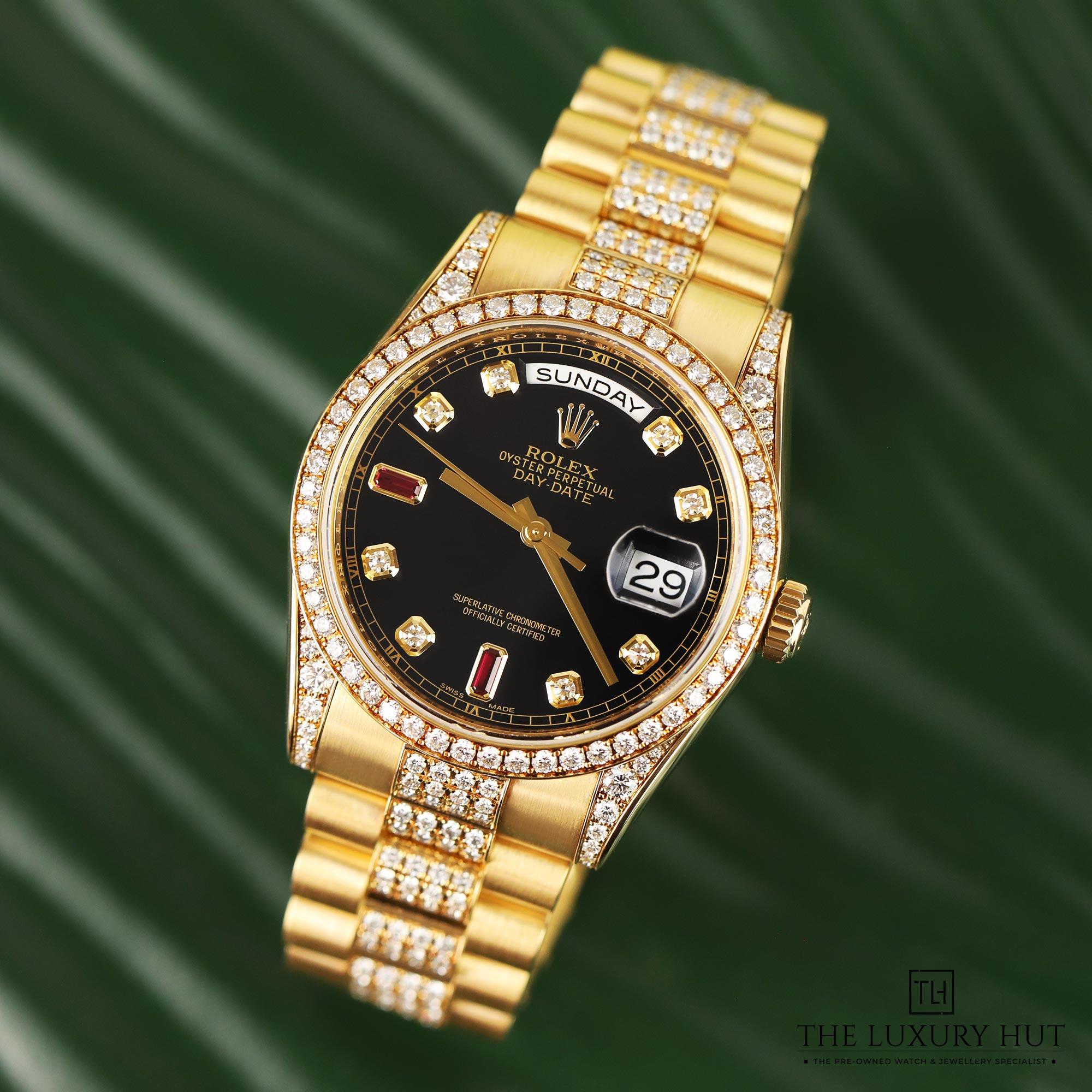 2024/11/Rolex_Day-Date_36_Black_Diamond_Ruby_LB402-b.jpg