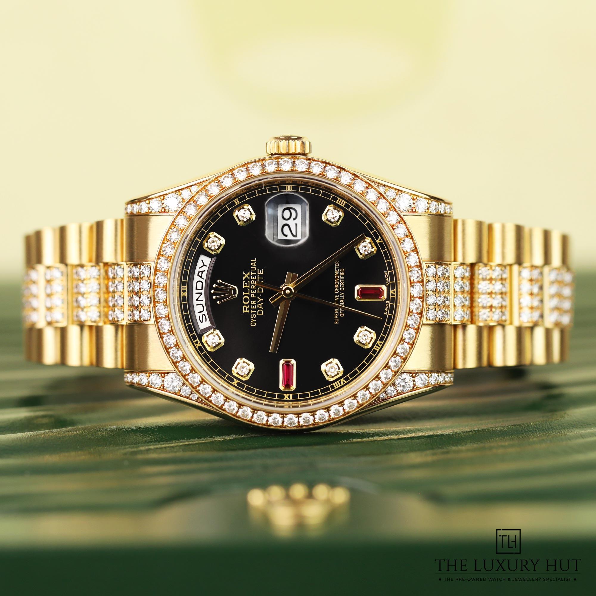 2024/11/Rolex_Day-Date_36_Black_Diamond_Ruby_LB402-c.jpg