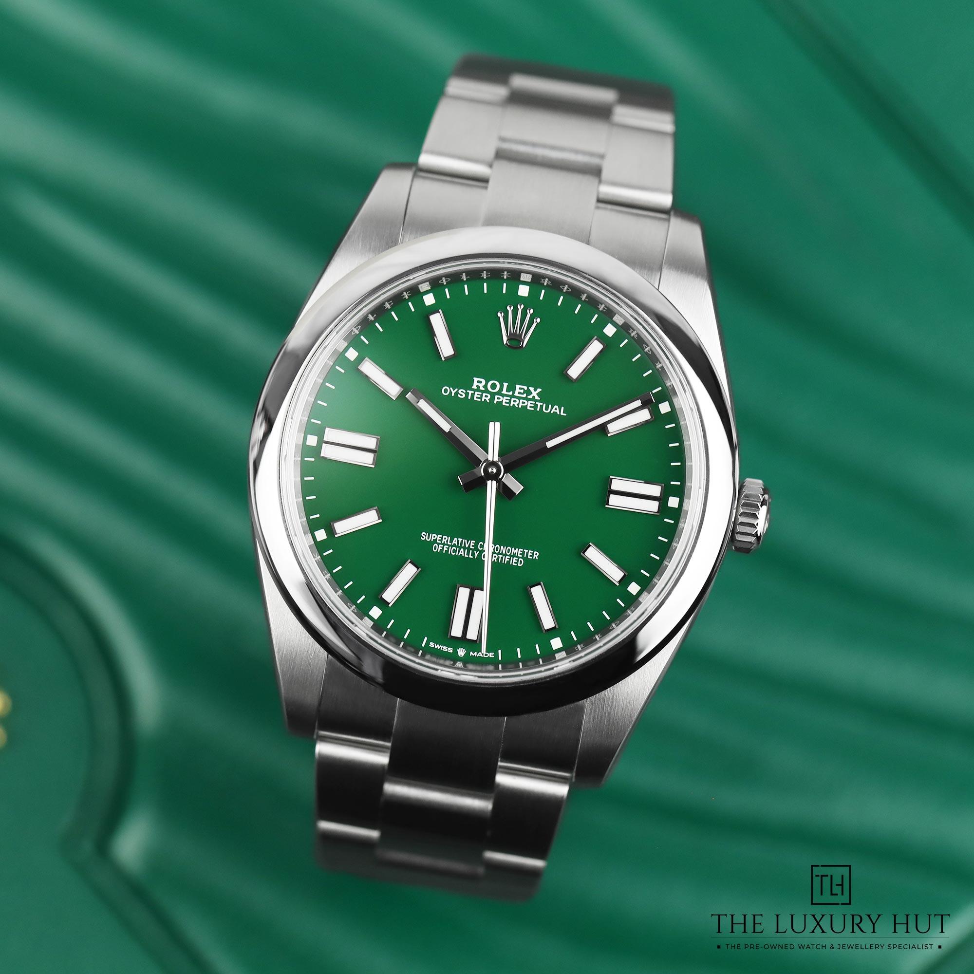2024/11/Rolex_Oyster_Perpetual_41mm_Green_Dial_LB400-b.jpg