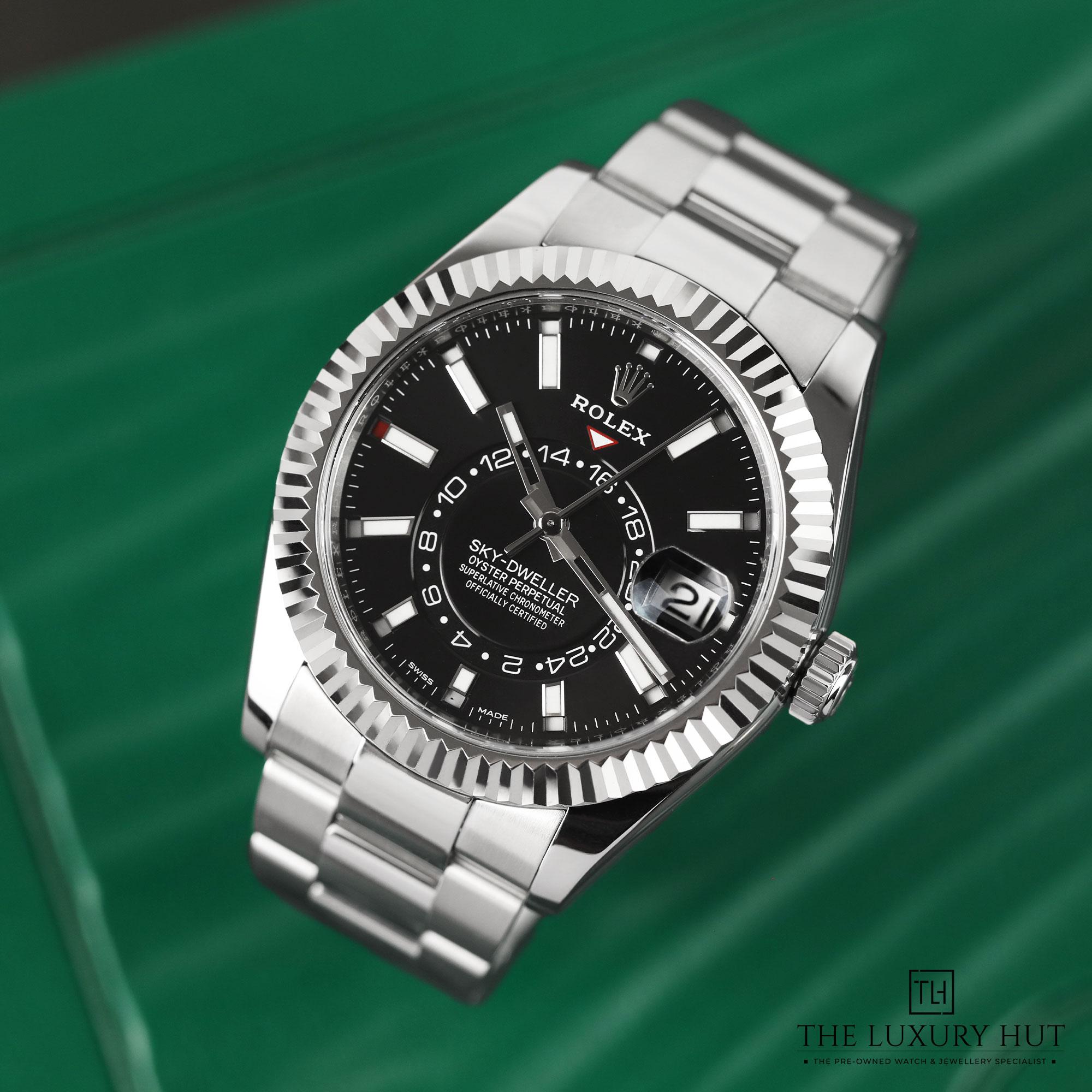 2024/11/Rolex_Sky-Dweller_42mm_Steel_Black_Dial_51275-b.jpg
