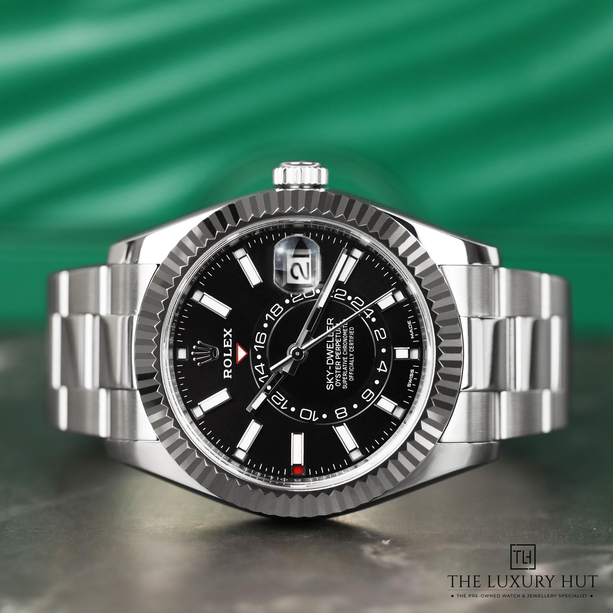 2024/11/Rolex_Sky-Dweller_42mm_Steel_Black_Dial_51275-c.jpg
