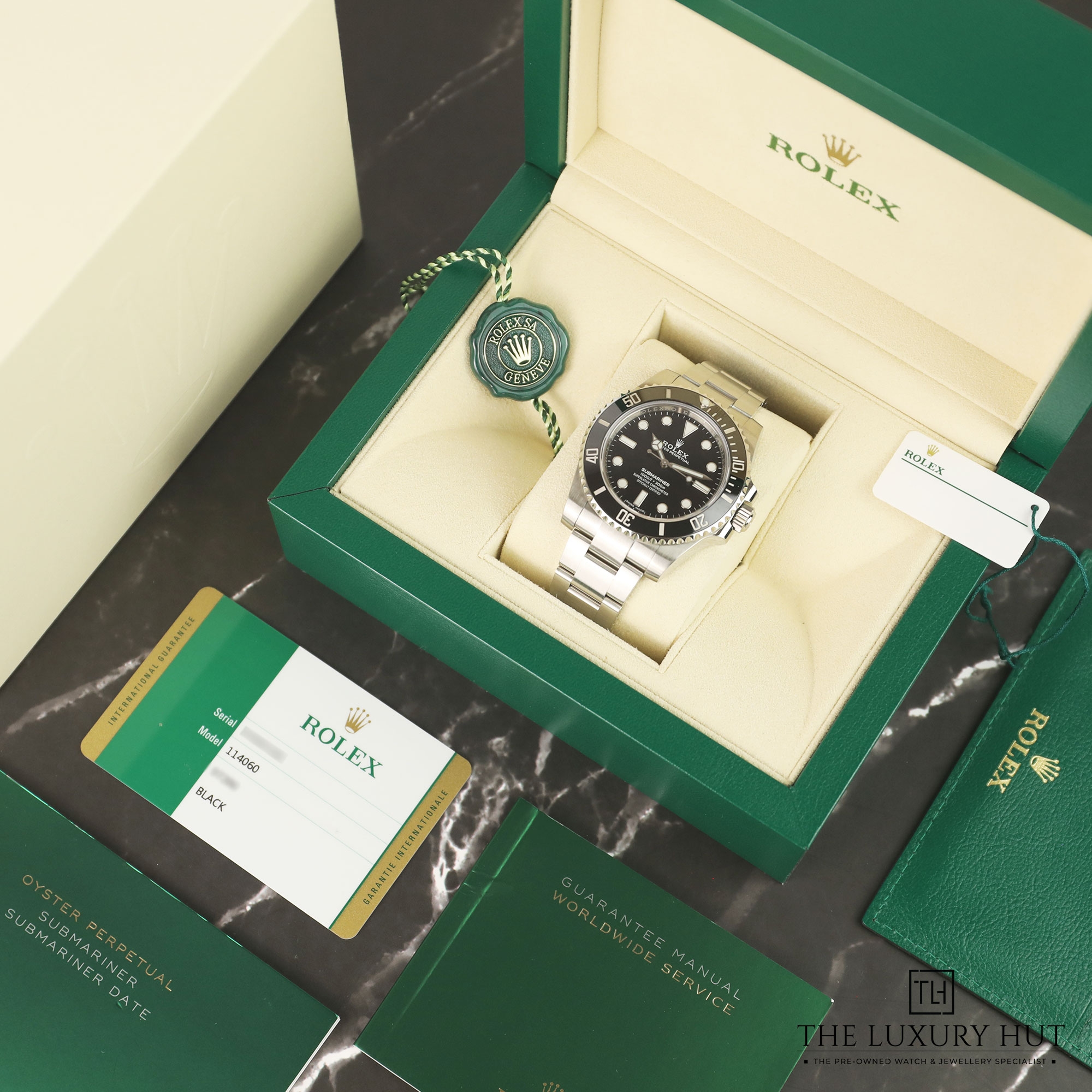 2024/11/Rolex_Submariner_No_Date_Steel_Black_LB401-f.jpg