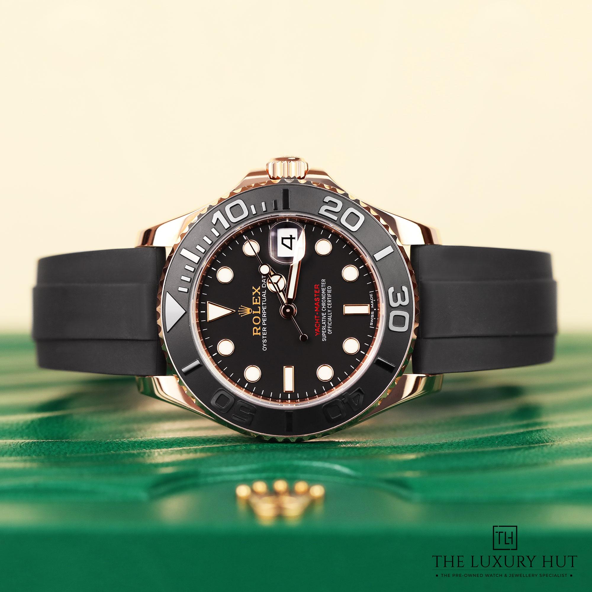 2024/11/Rolex_Yacht-Master_37_Rose_Gold_Black_51240-c.jpg