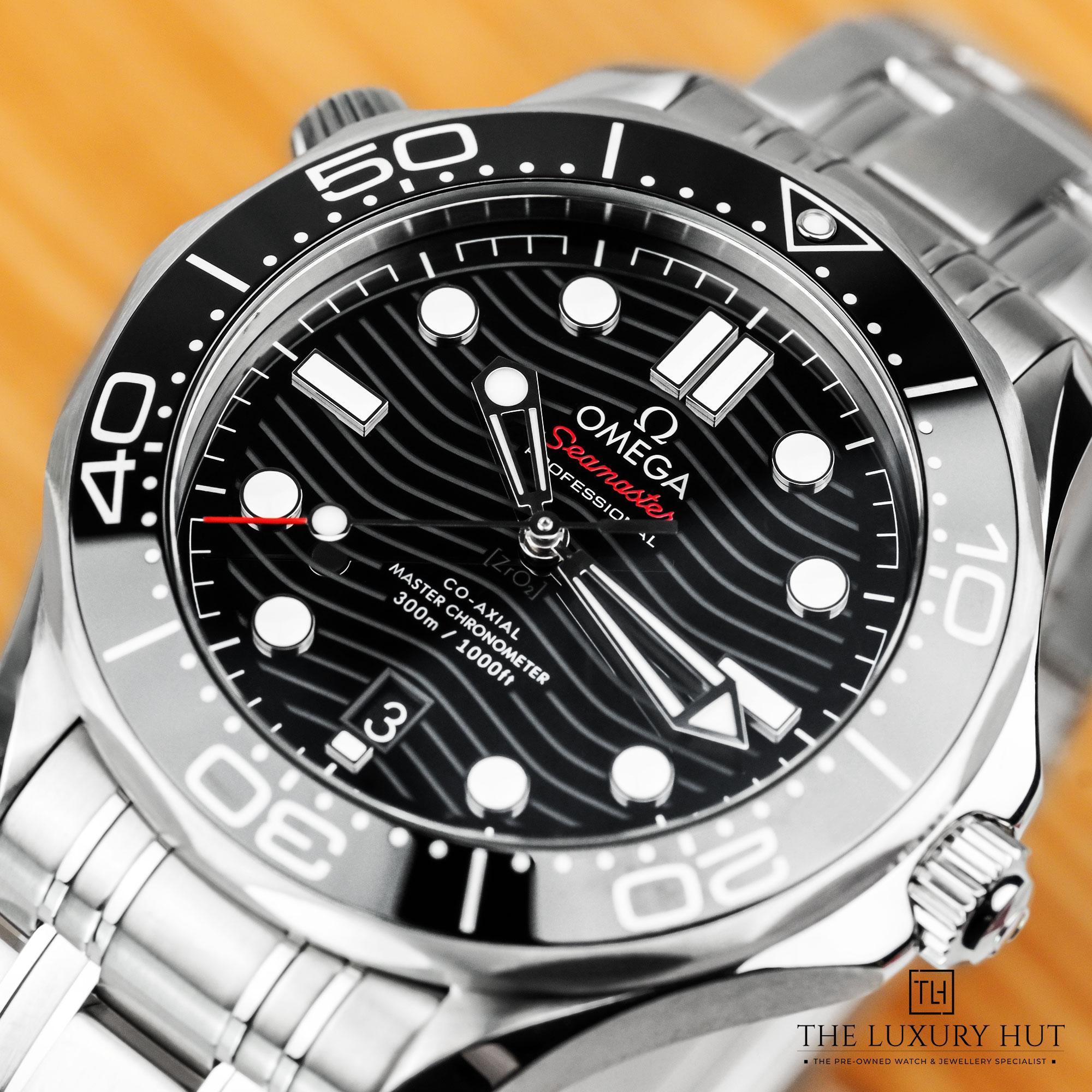 2024/12/Omega_Seamaster_Diver_Steel_42_Black_51292-d.jpg