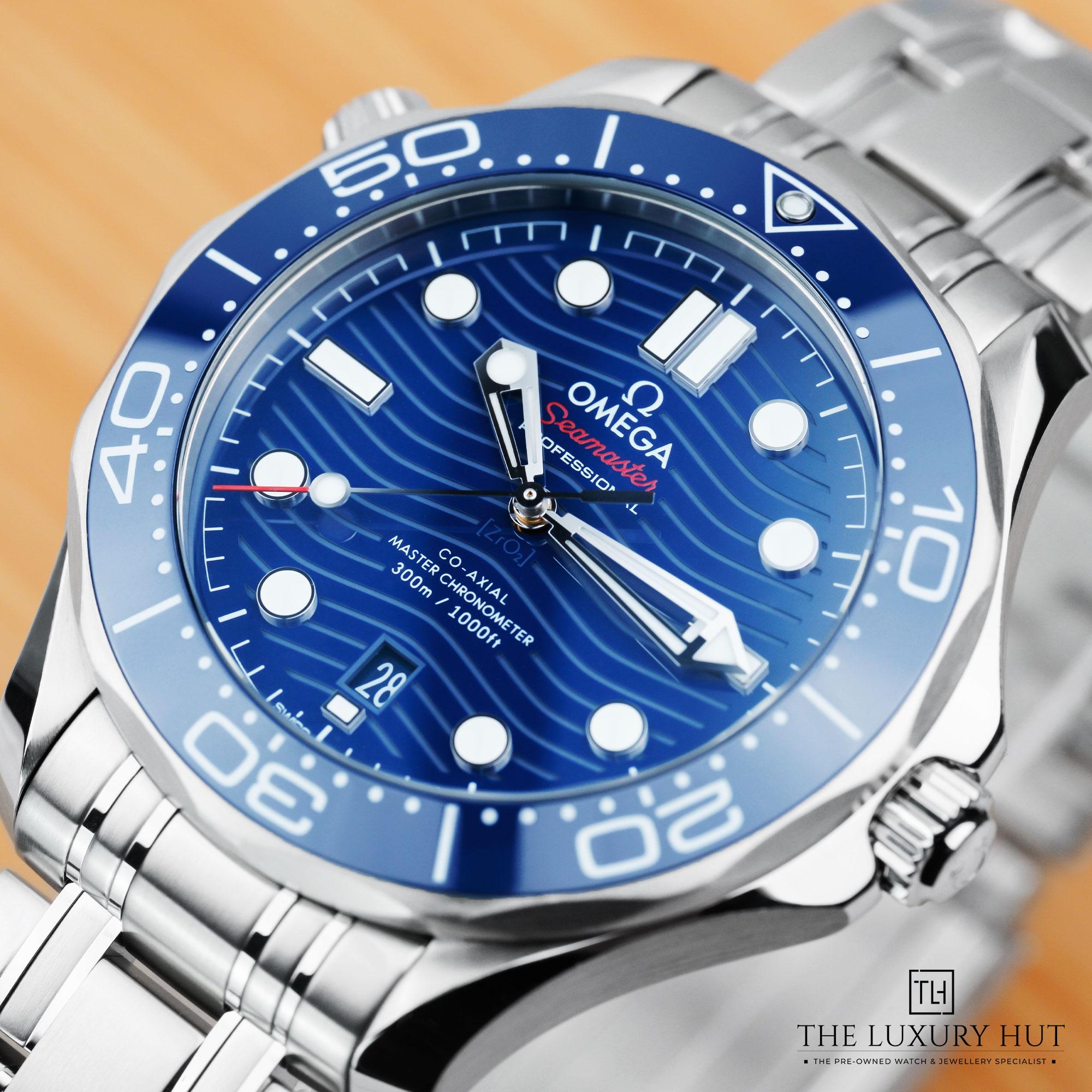 2024/12/Omega_Seamaster_Diver_Steel_42mm_Blue_51354-f.jpg