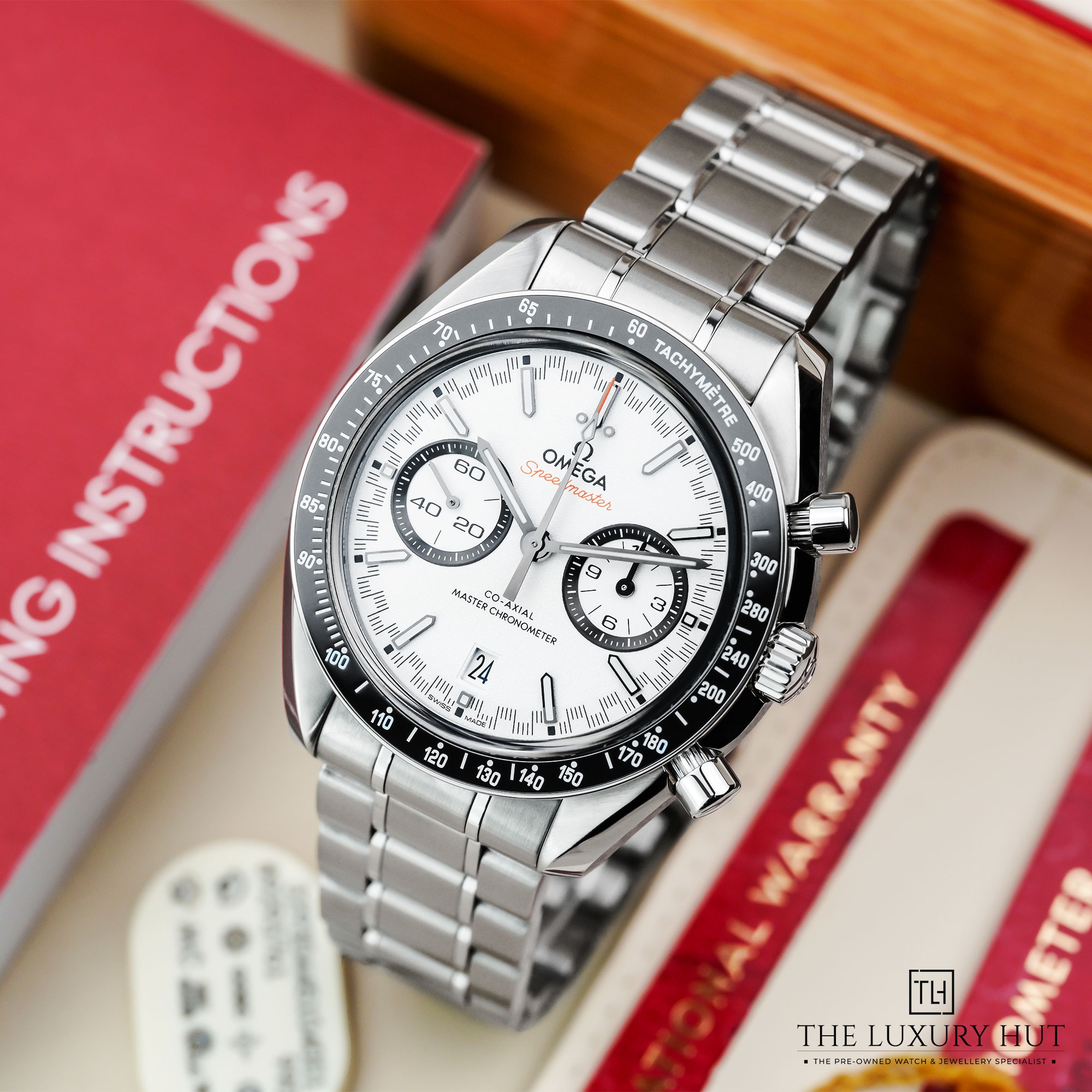 2024/12/Omega_Speedmaster_Racing_Co-Axial_51315-b.jpg