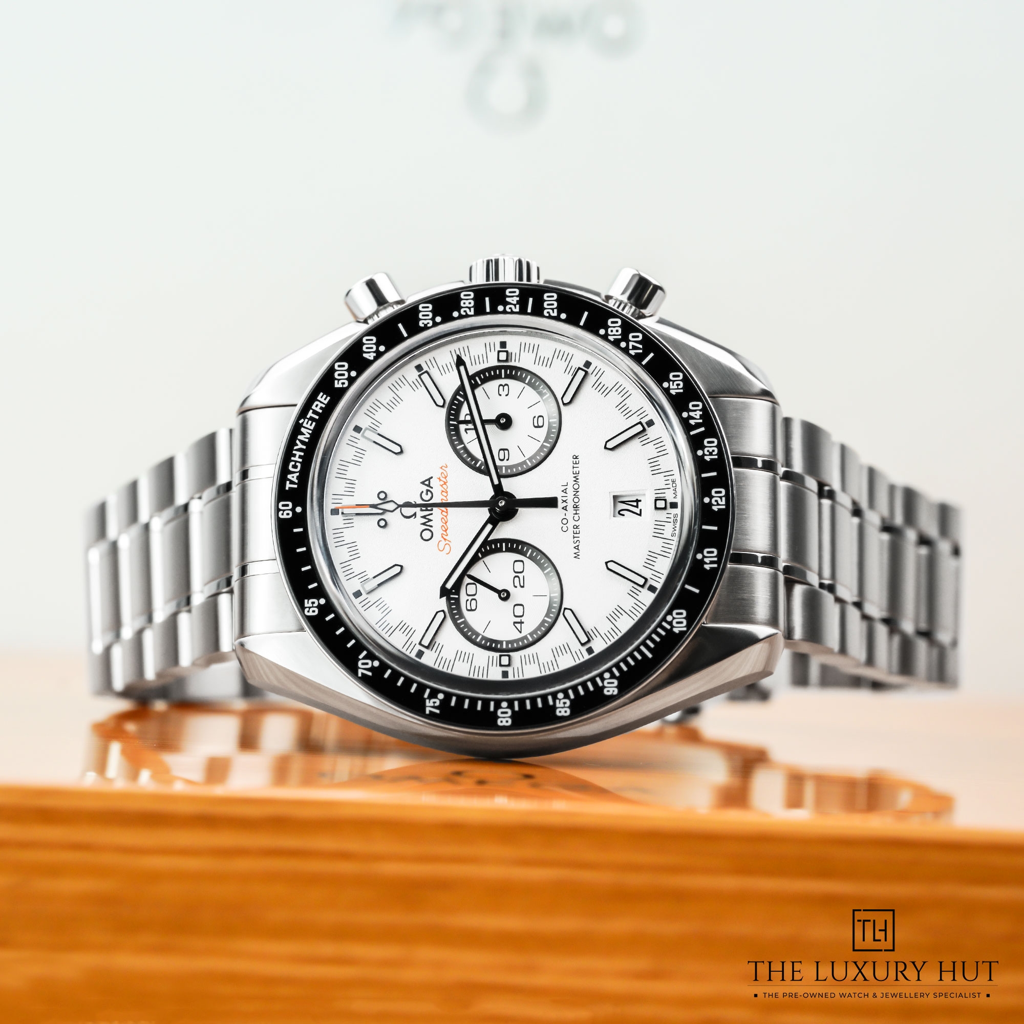 2024/12/Omega_Speedmaster_Racing_Co-Axial_51315-c.jpg