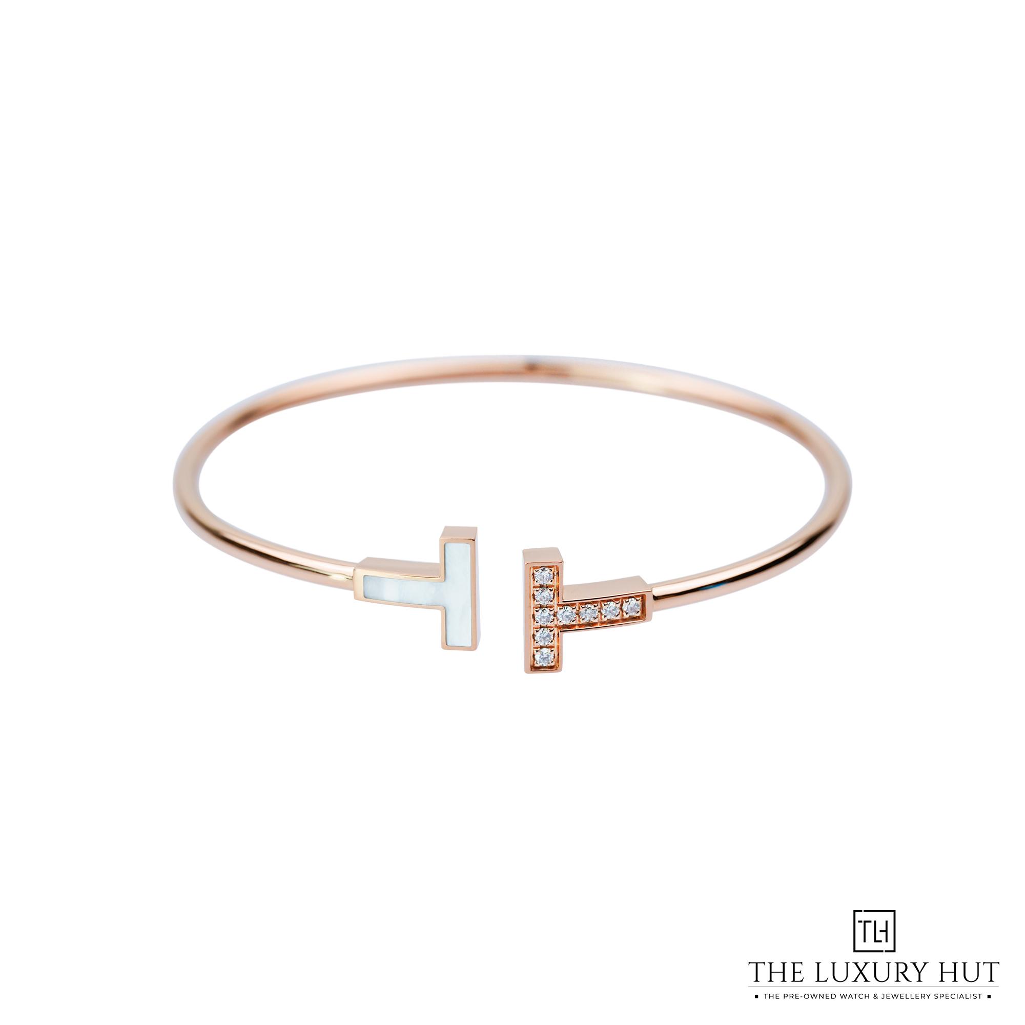 2024/12/Tiffany_T-Wire_Rose_Dia_MOP_Bracelet_51371-a.jpg