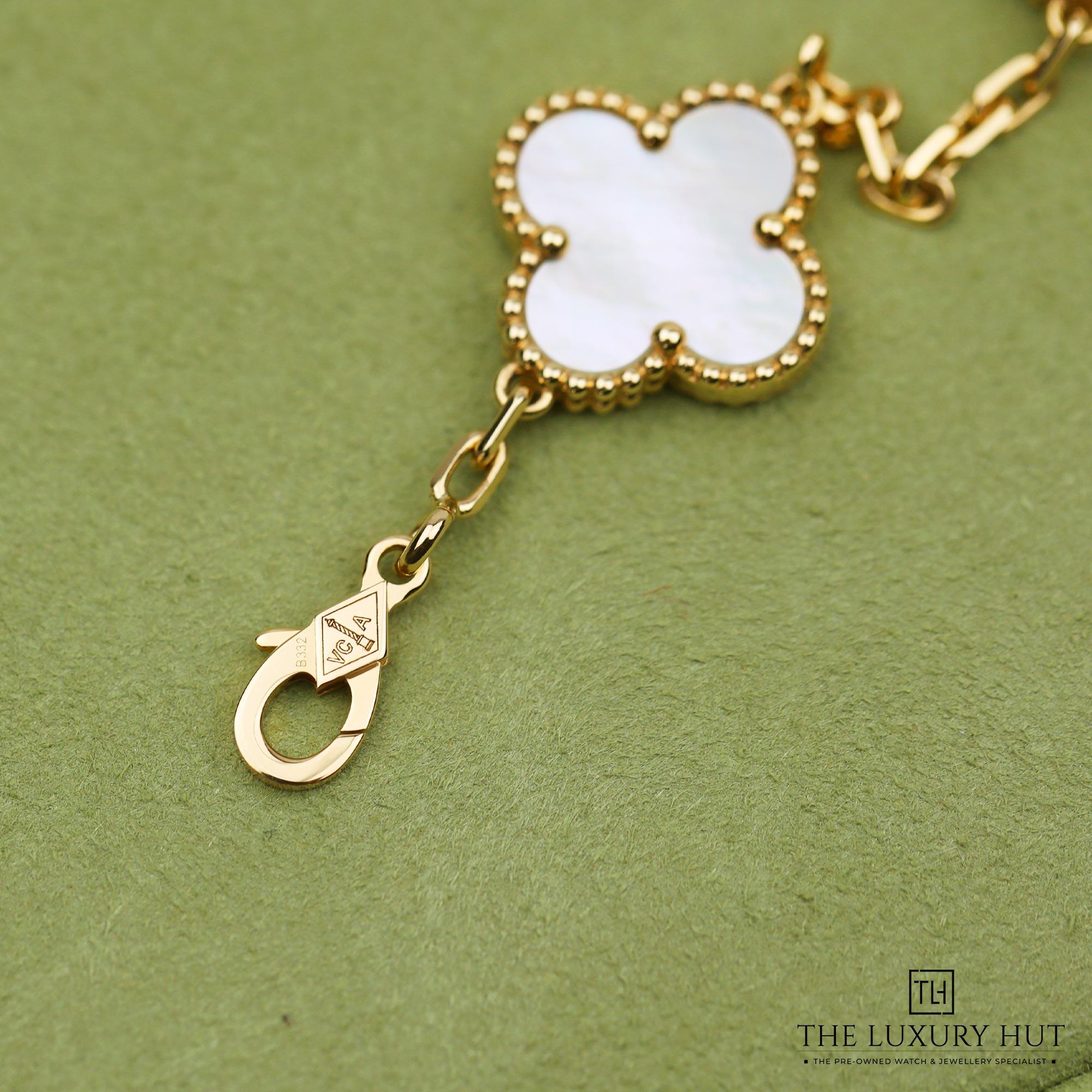 2024/12/Van_Cleef_Yellow_5-MOP_Motifs-Bracelet_51332-d.jpg