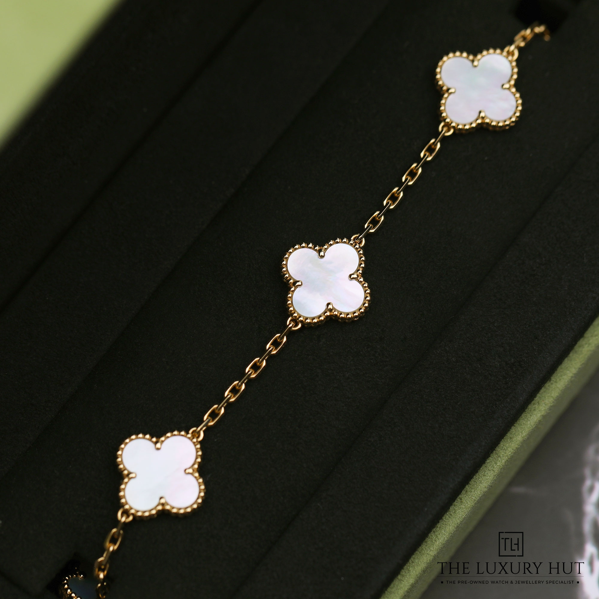 2024/12/Van_Cleef_Yellow_5-MOP_Motifs-Bracelet_51332-f.jpg