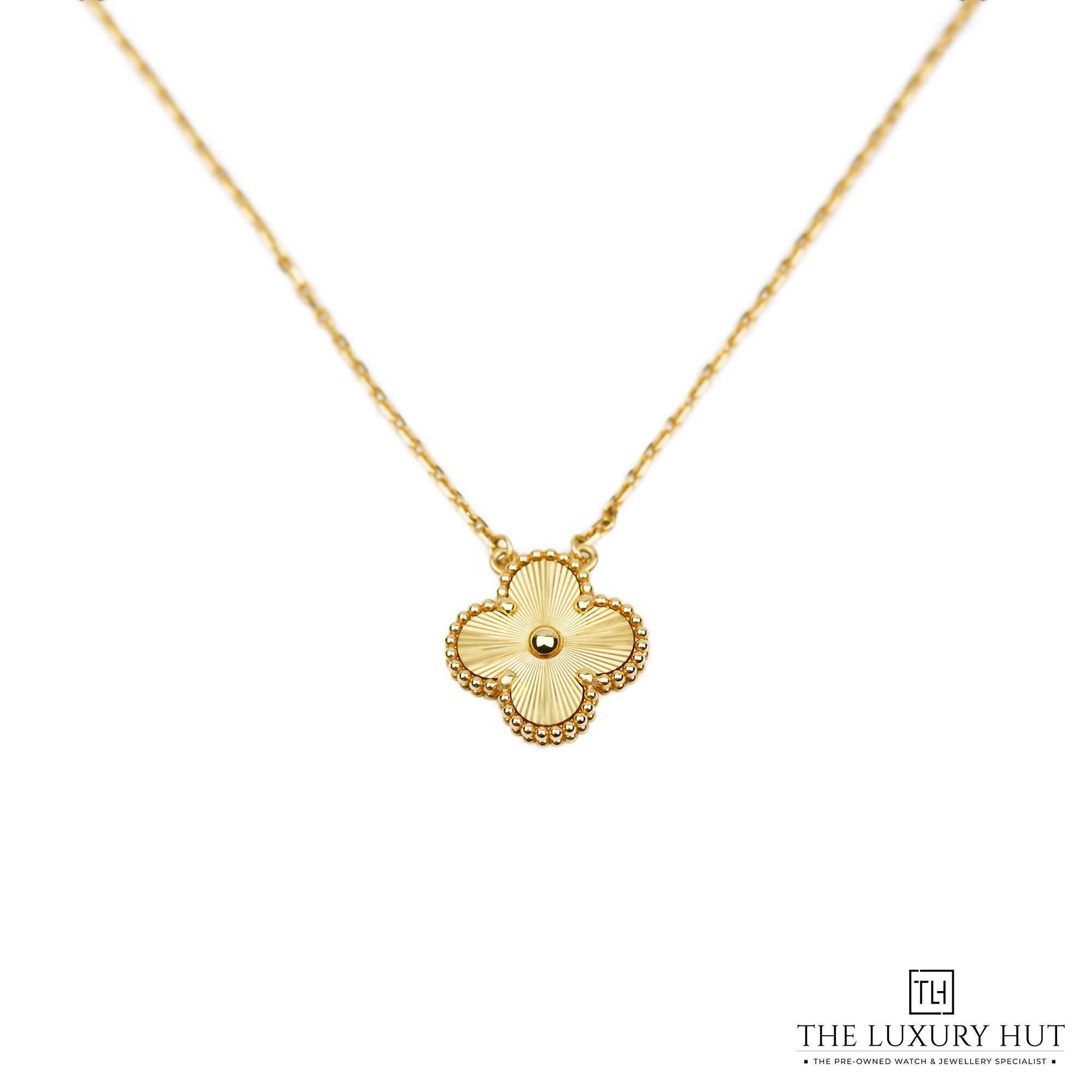 2024/12/Van_Cleef_Yellow_Gold_Pendant_Necklace_51330-a.jpg