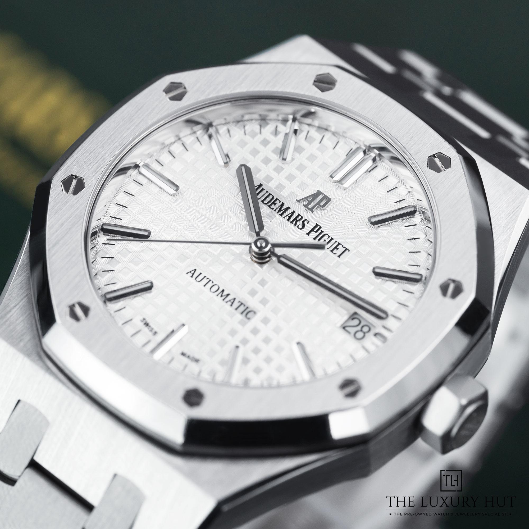 2025/01/AP_Royal_Oak_Steel_37mm_White_Dial_LB444-g.jpg