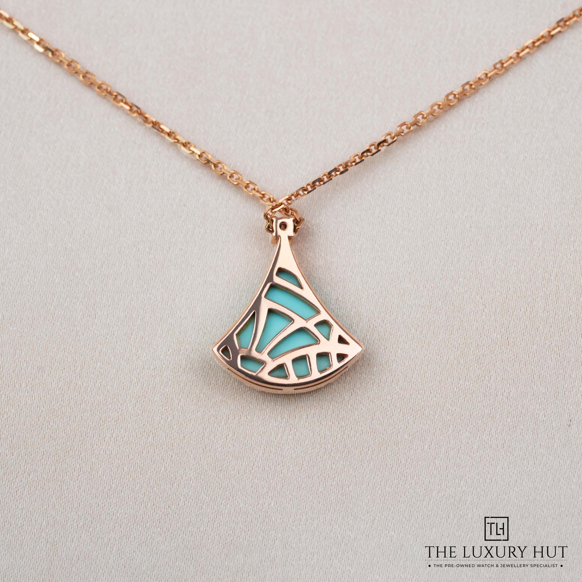 2025/01/Bvlgari_Rose_Turquoise_Divas_Necklace_51407-d.jpg
