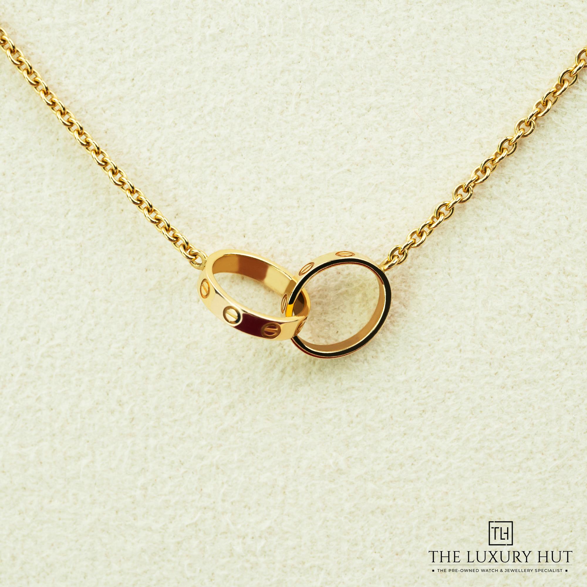 2025/01/Cartier_Gold_Love_Pendant_Necklace-51452-b.jpg