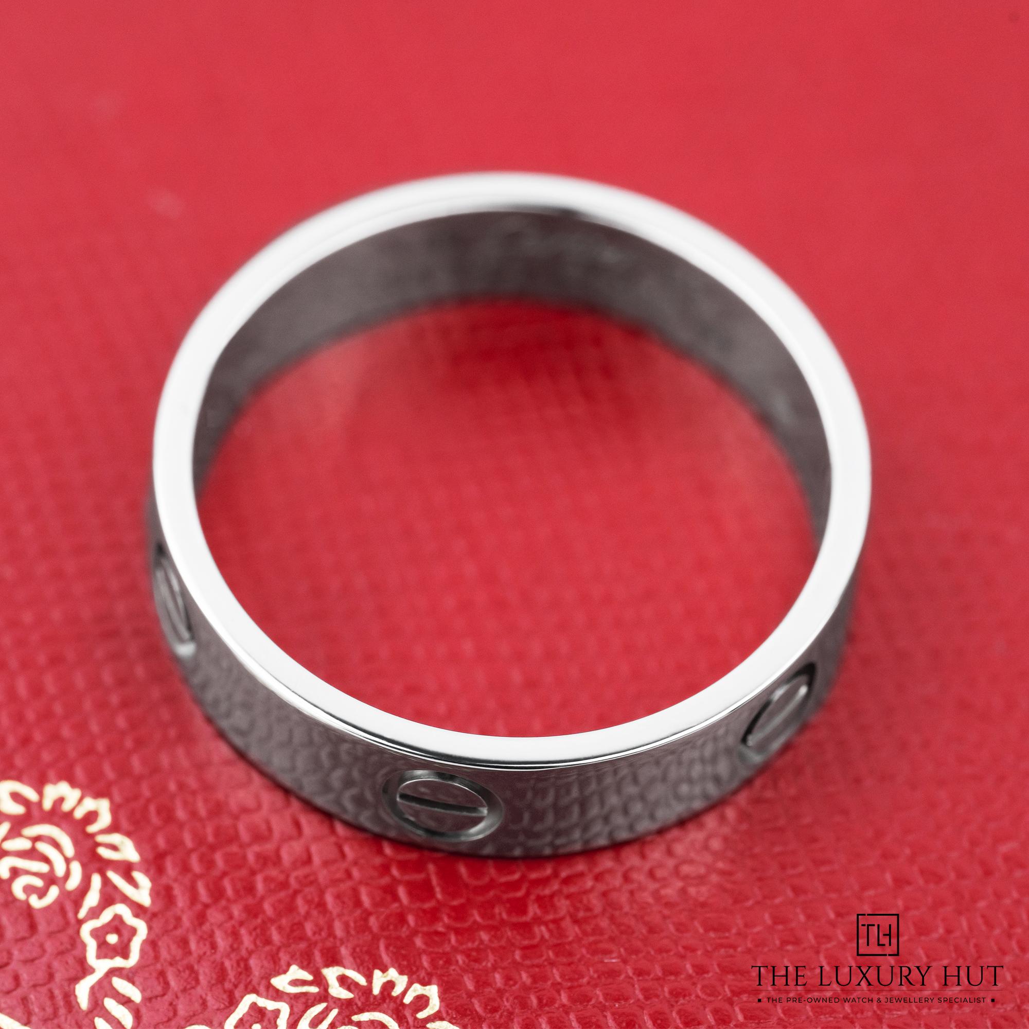 2025/01/Cartier_Platinum_LOVE_Wedding_Ring-51449-d.jpg