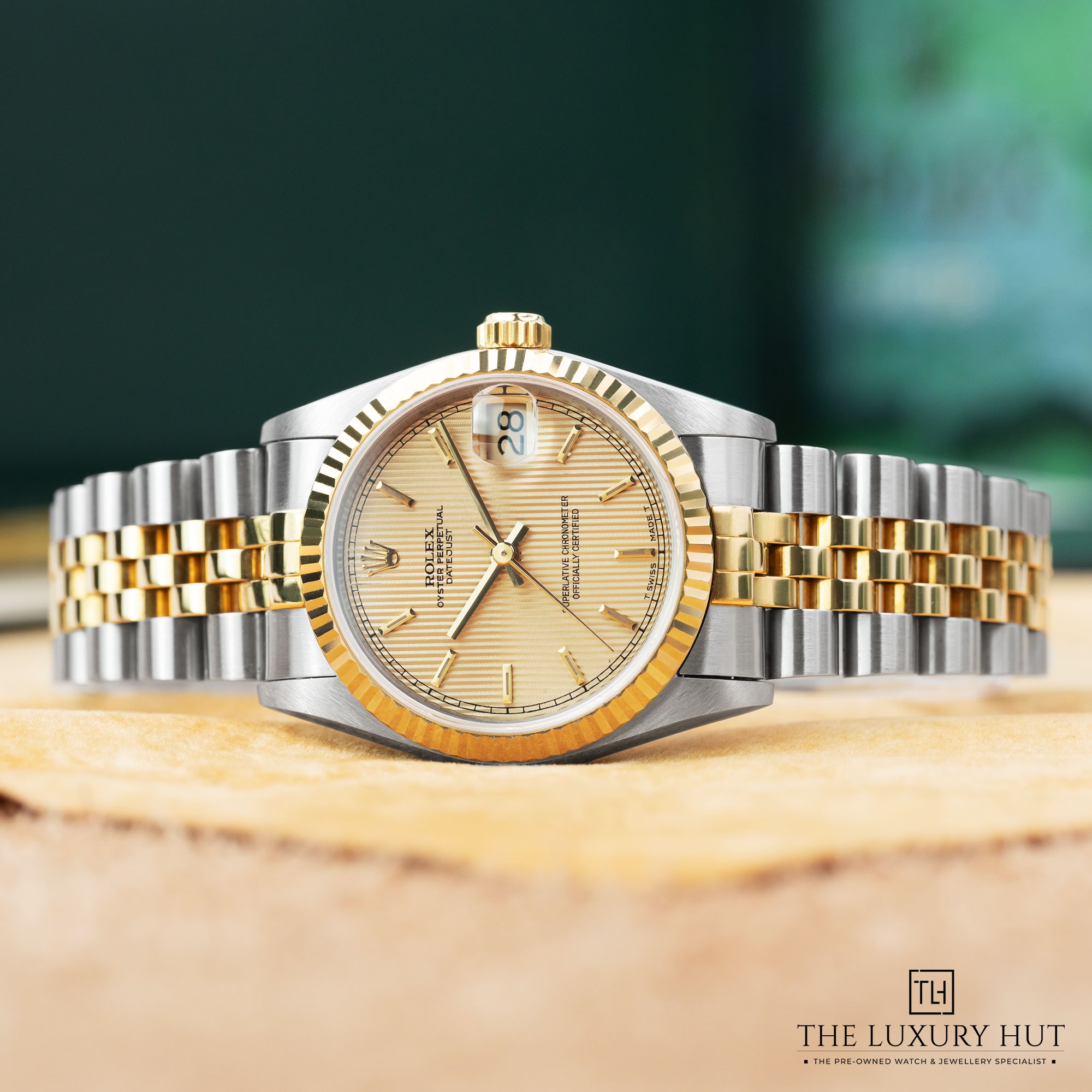 2025/01/Rolex_Lady-Datejust_Champagne_Tapestry_Dial-LB391-c.jpg