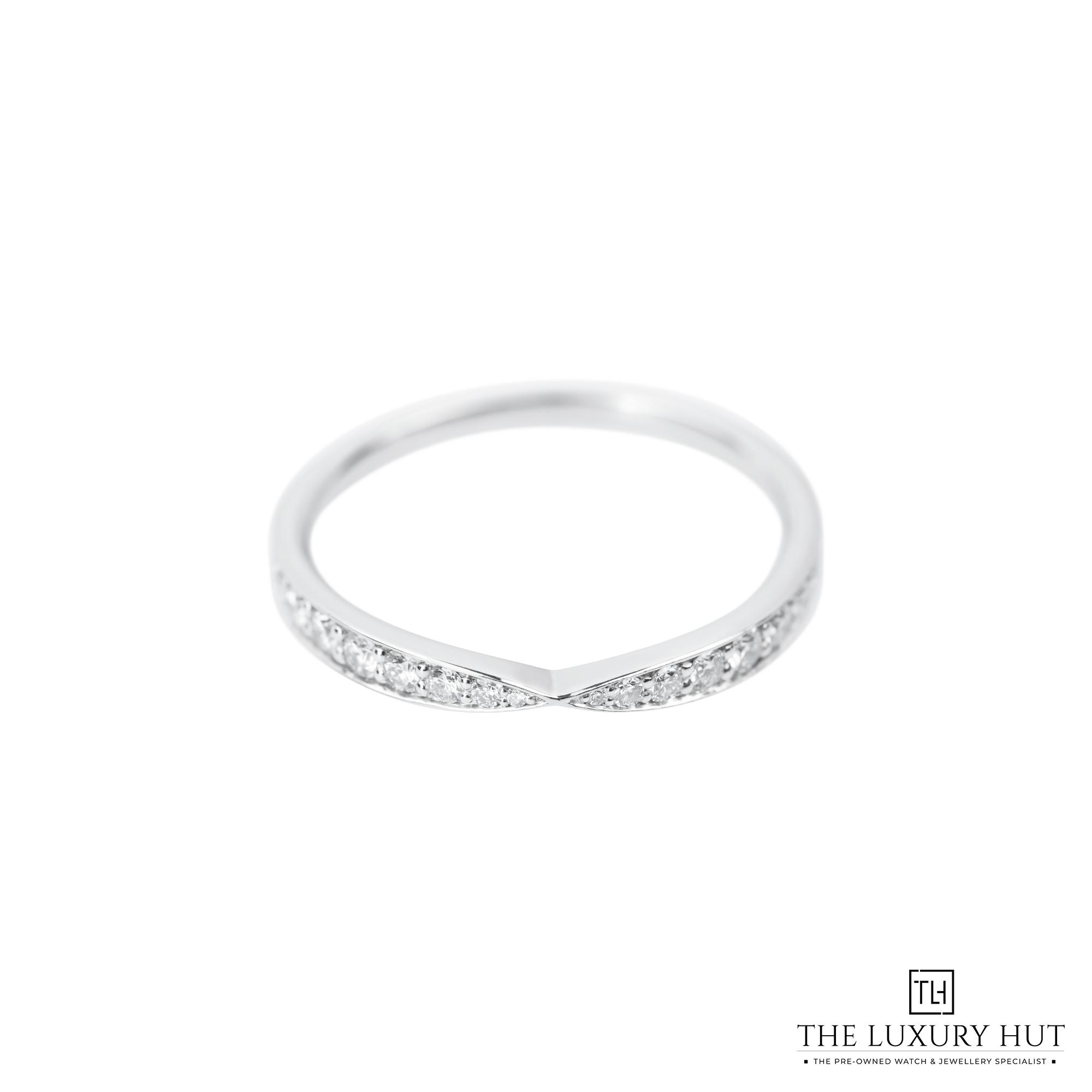 2025/01/Tiffany_Platinum_Diamond_Harmony_Band-51443-a.jpg