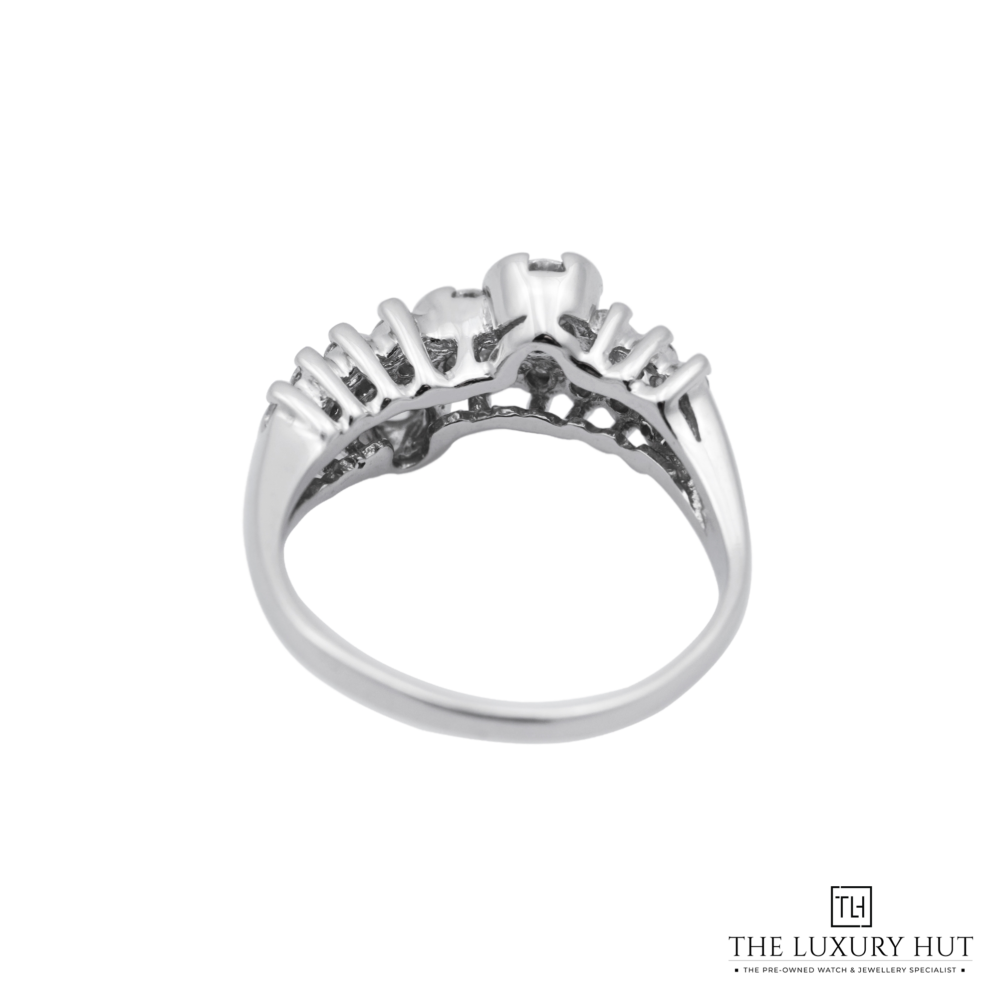 2025/01/White_Gold_0.61ct_Diamond_Trilogy_Ring_1261815-b.jpg
