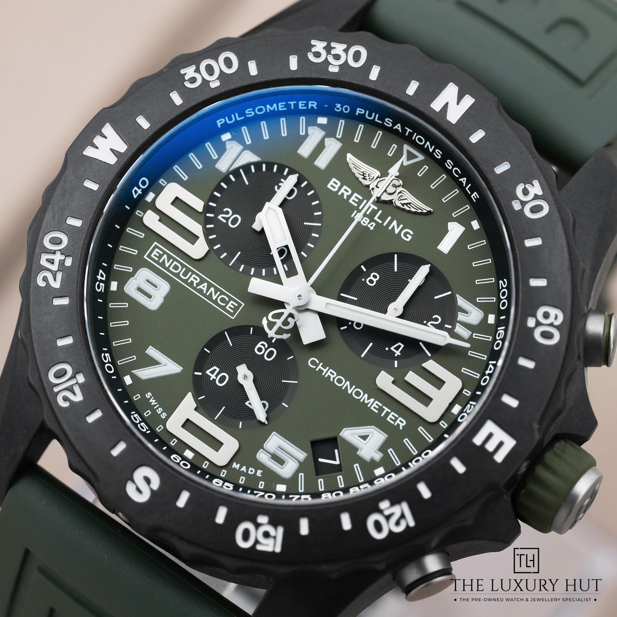 2025/02/Breitling_Endurance_Pro_Green_Breitlight_51538-e.jpg