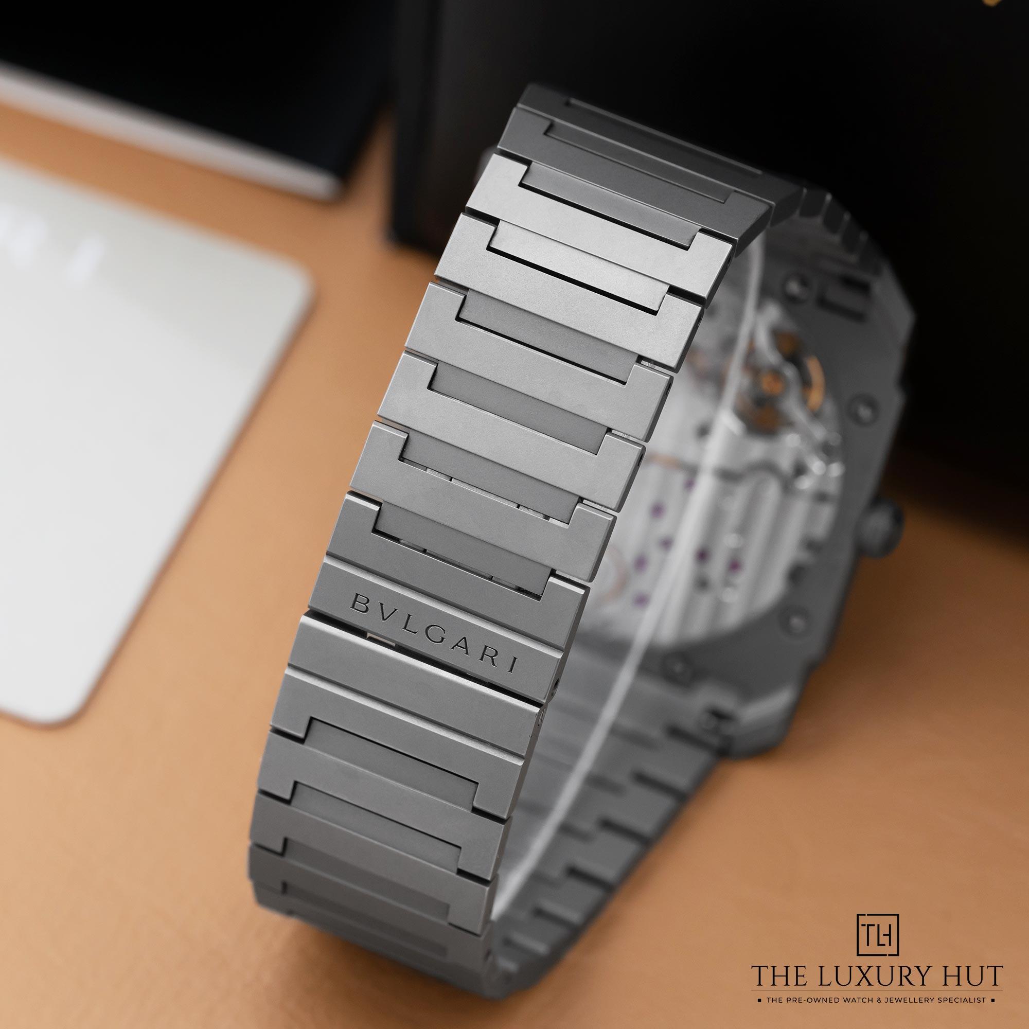2025/02/Bvlgari_Octo_Finissimo_Titanium_Grey_51539-d.jpg