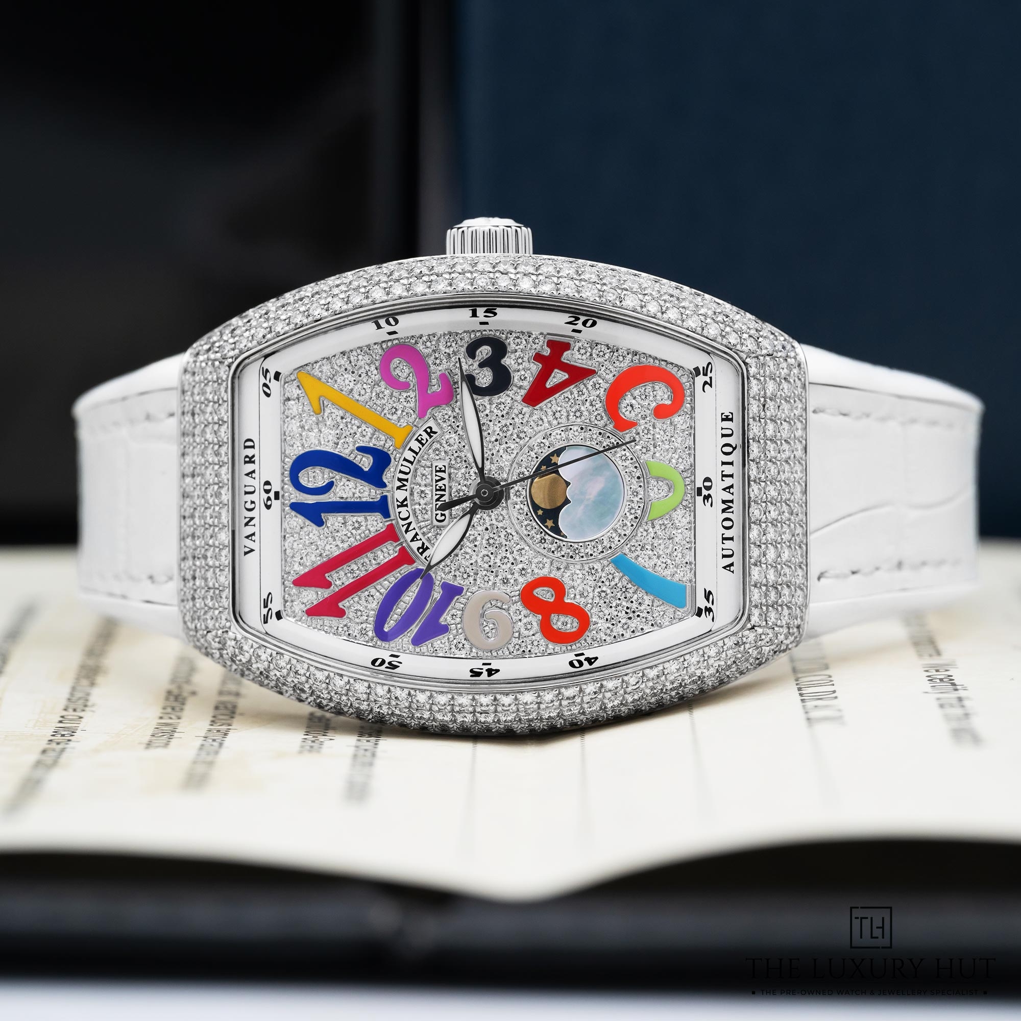 2025/02/Franck_Muller_Vanguard_Moonphase_White_LB520-b.jpg