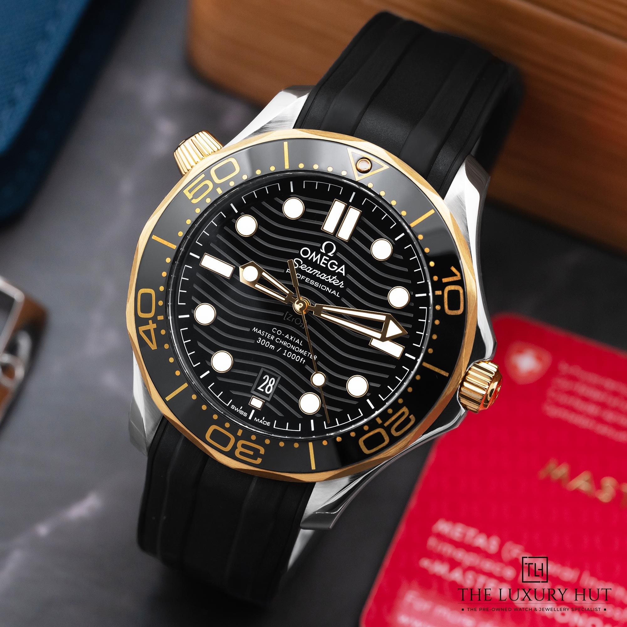 2025/02/Omega_Seamaster_Chronometer_42mm_Black_51503-b.jpg