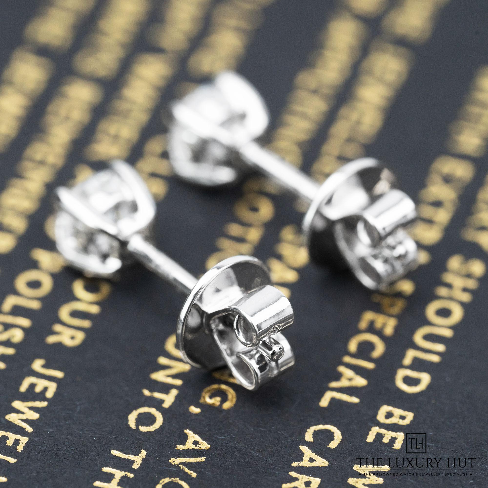 2025/02/Tada_Toy_Gold_Diamond_Stud_Earrings_LB495-c.jpg