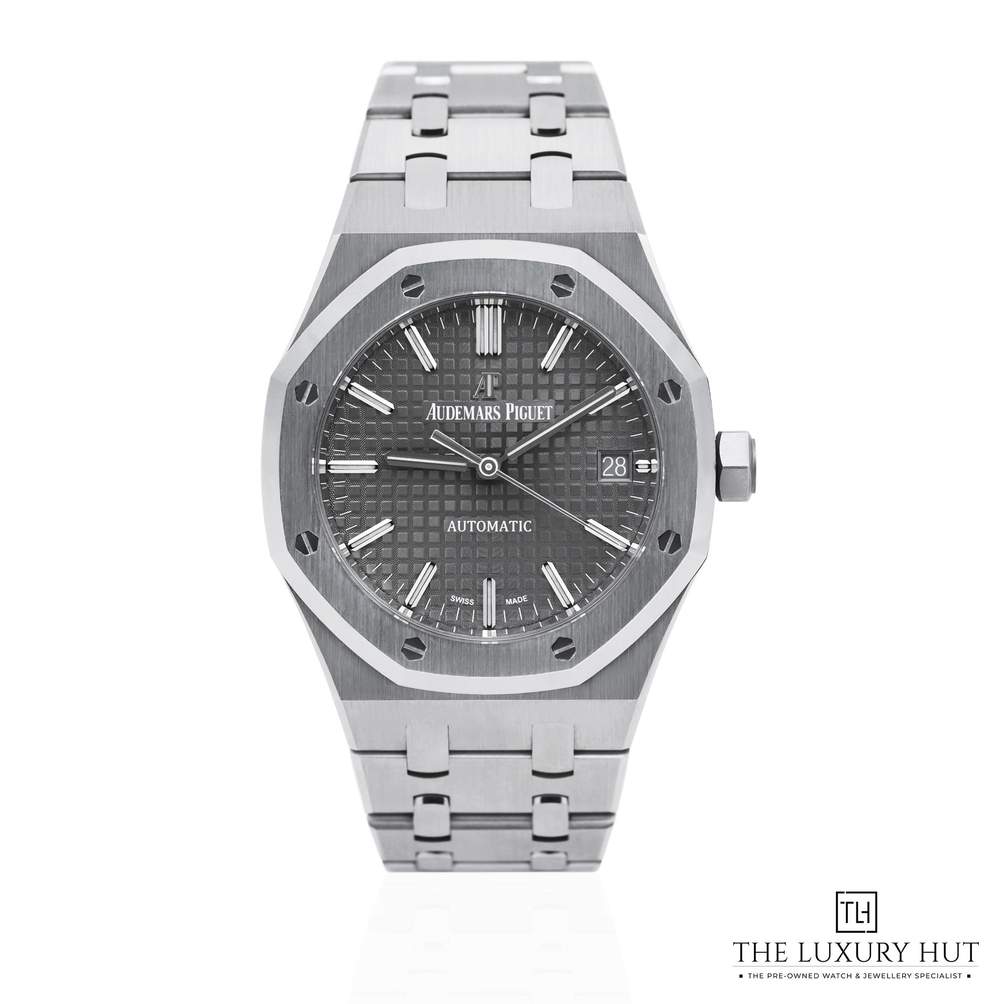2025/03/Audemars_Piguet_Royal_Oak_Tapisserie_LB526-a.jpg