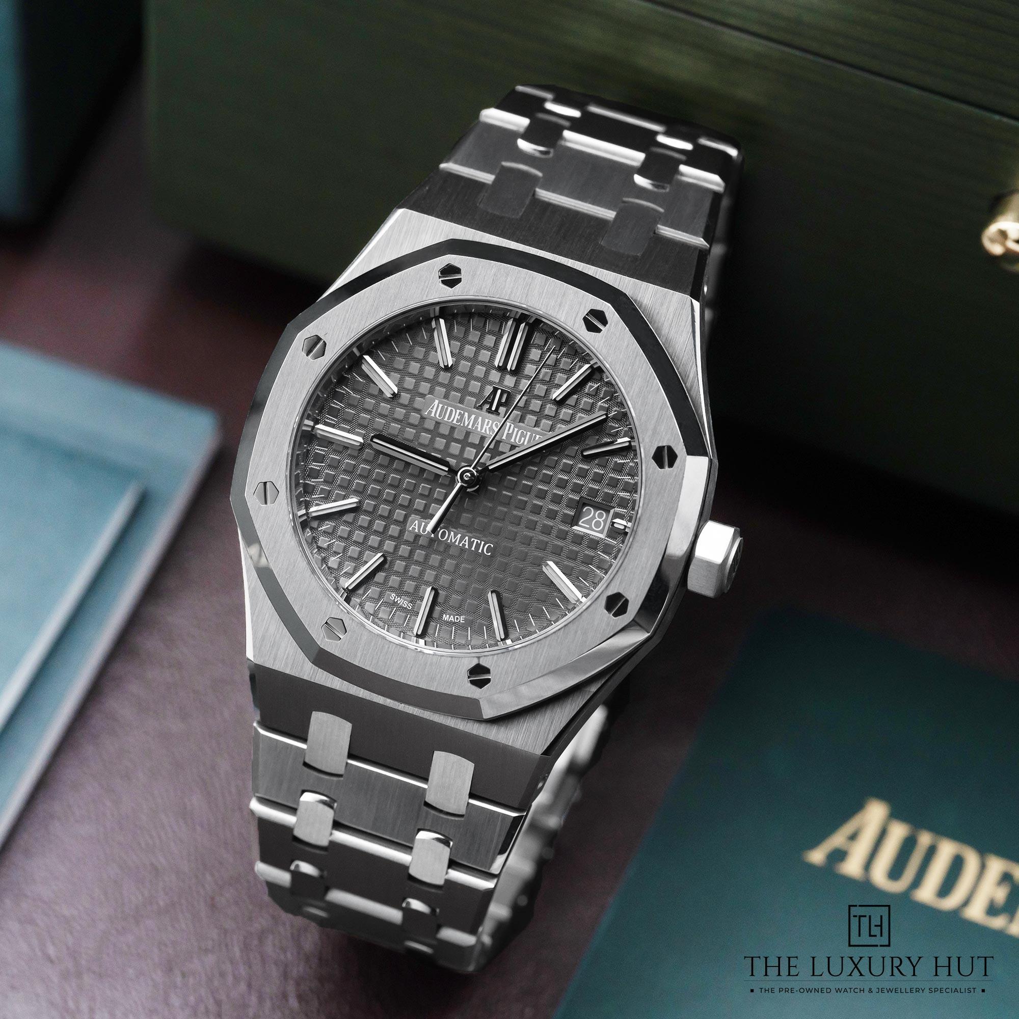 2025/03/Audemars_Piguet_Royal_Oak_Tapisserie_LB526-b.jpg