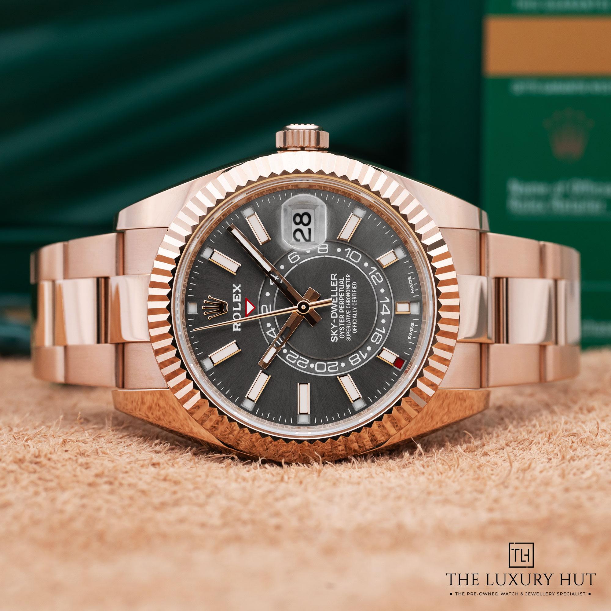 2025/03/Rolex_Sky-Dweller_Everose_Gold_Rhodium_AUS1234-qc.jpg