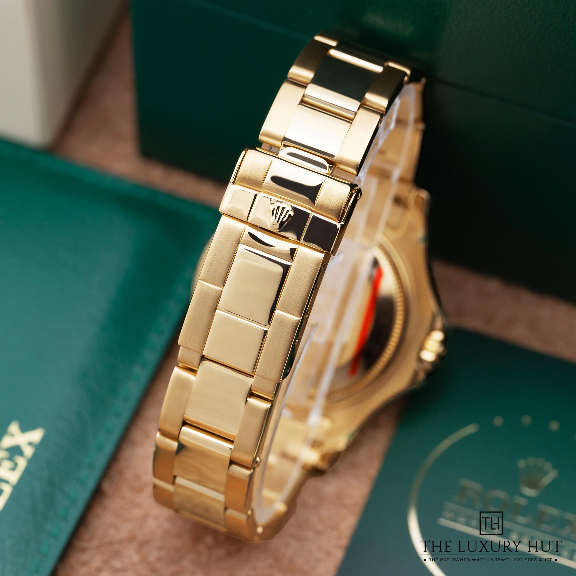2025/03/Rolex_Yacht-Master_Yellow_Gold_White_51512-d.jpg