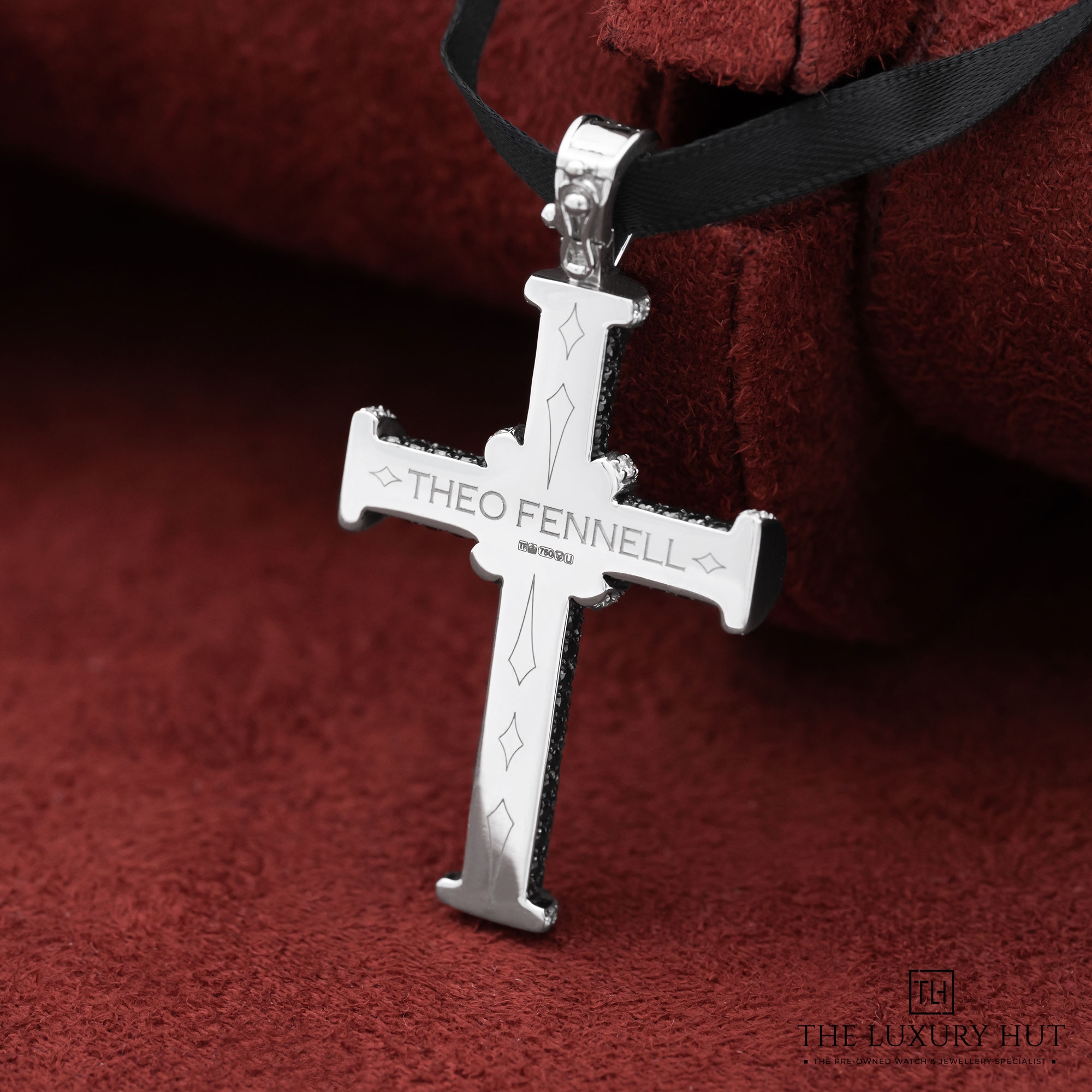 2025/03/Theo_Fennell_Diamond_Cross_Pendant_LB535c.jpg