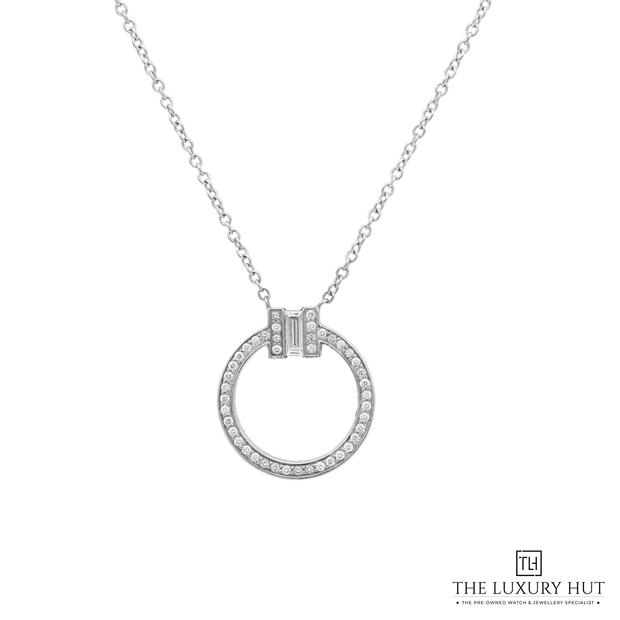 2025/03/Tiffany_T_Diamond_Pendant_LB403-a.jpg