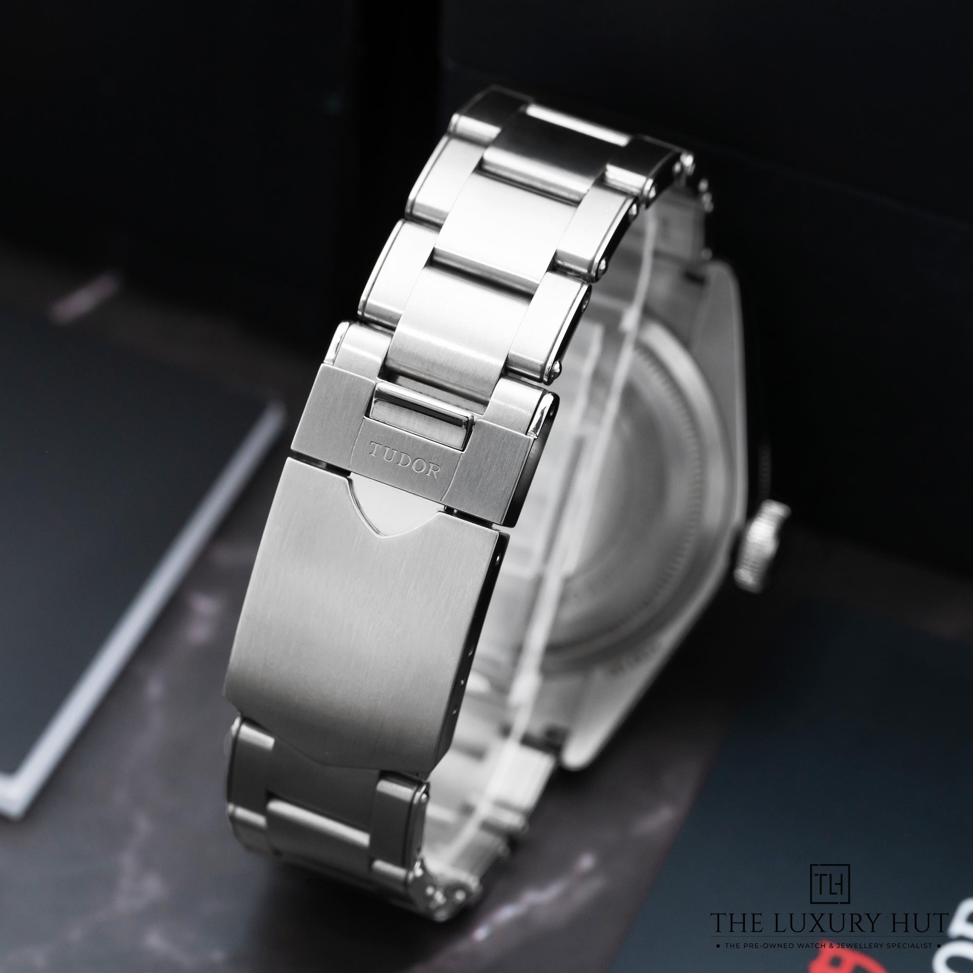 2025/03/Tudor_Black_Bay_Harrods_Limited_LB528-d.jpg