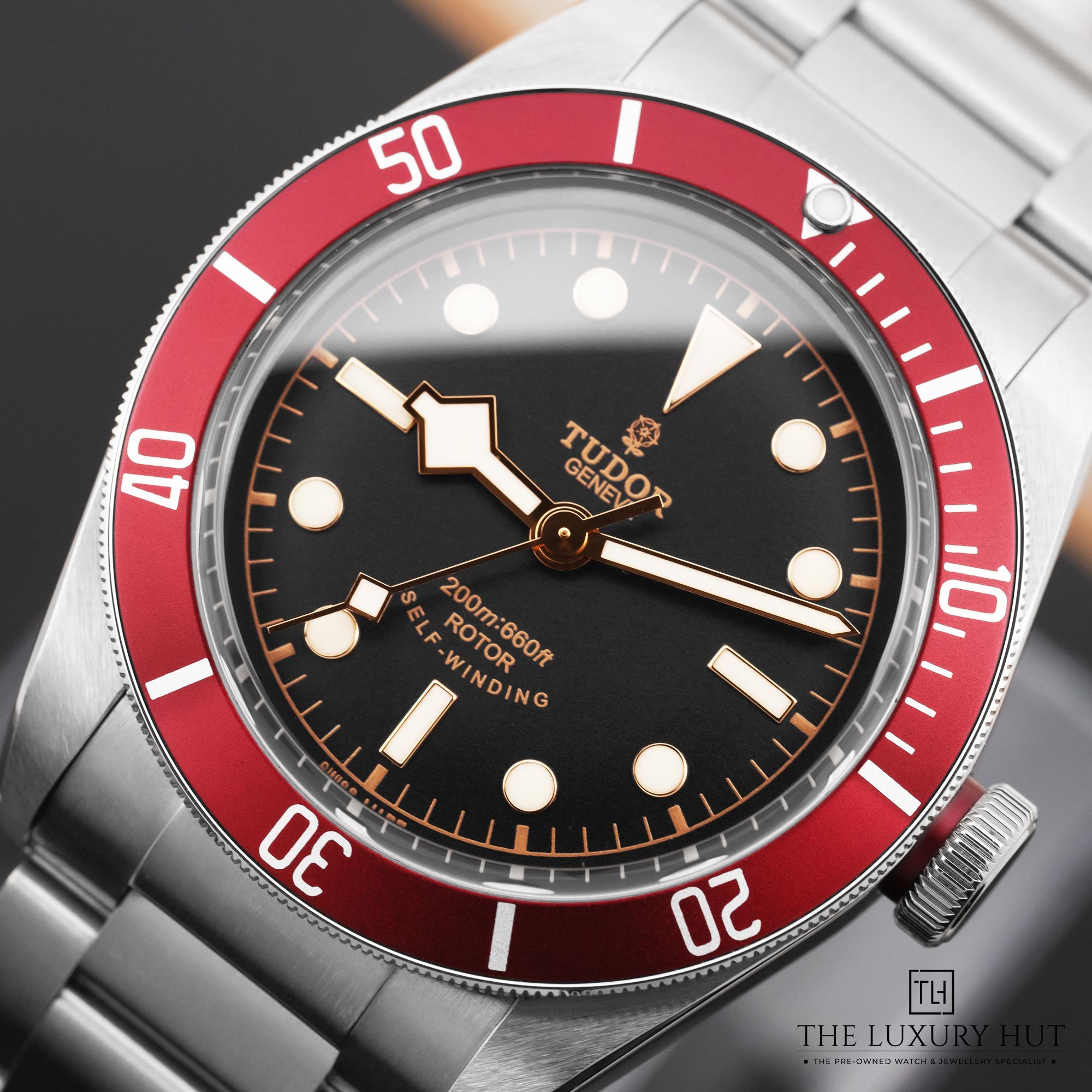 2025/03/Tudor_Black_Bay_Steel_41mm_Black_Burgundy_51639-ee.jpg