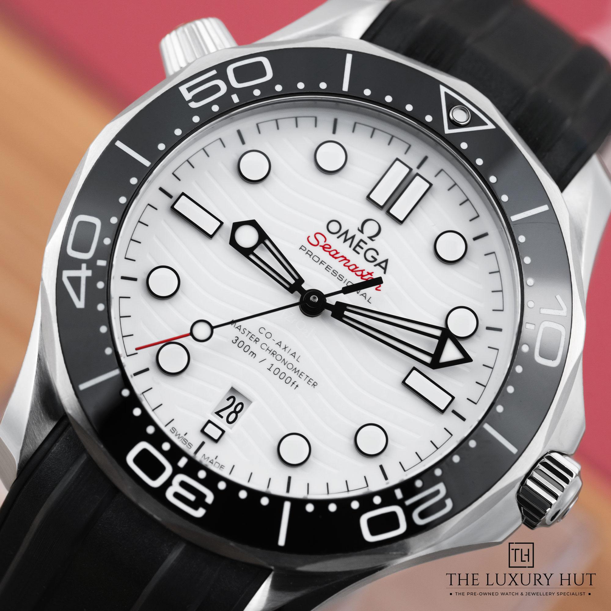 2025/04/Omega_Seamaster_Diver_300M_White_51632-e.jpg