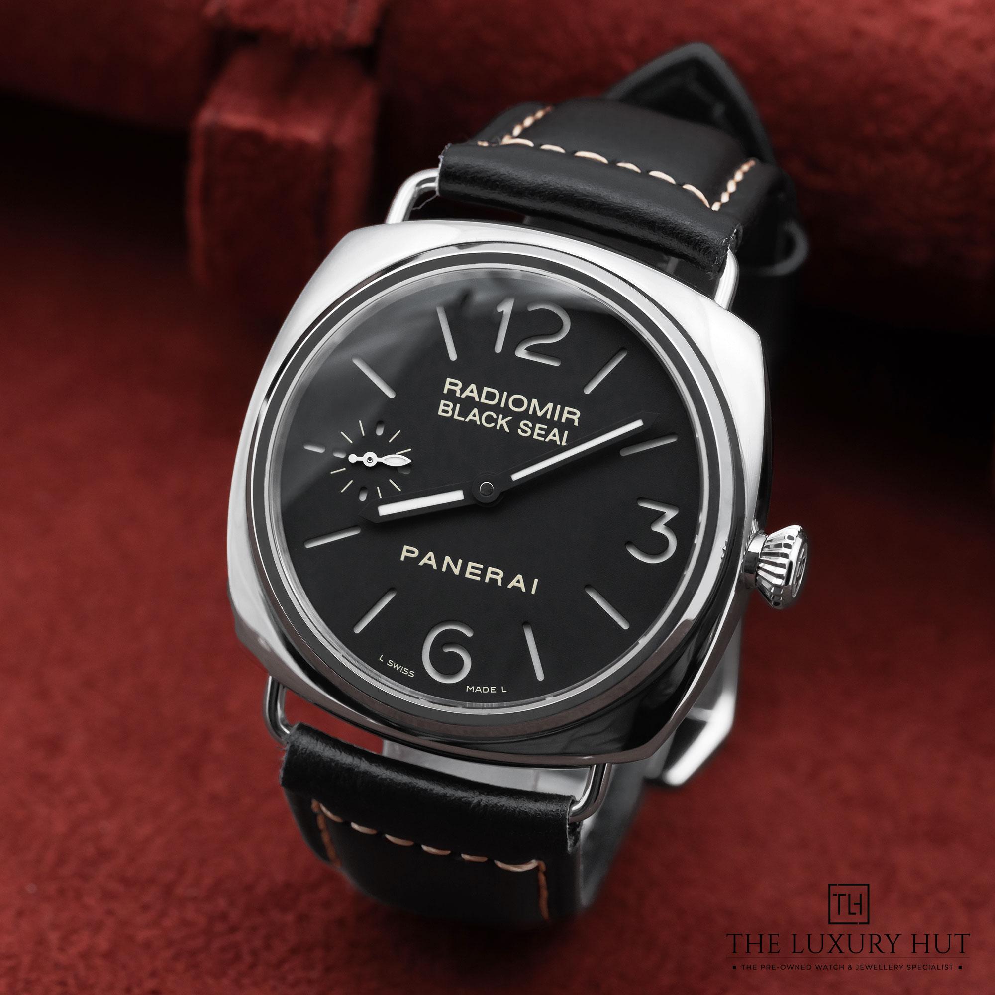 2025/04/Panerai_Radiomir_Black-Seal_Black_Dial_51680-b.jpg