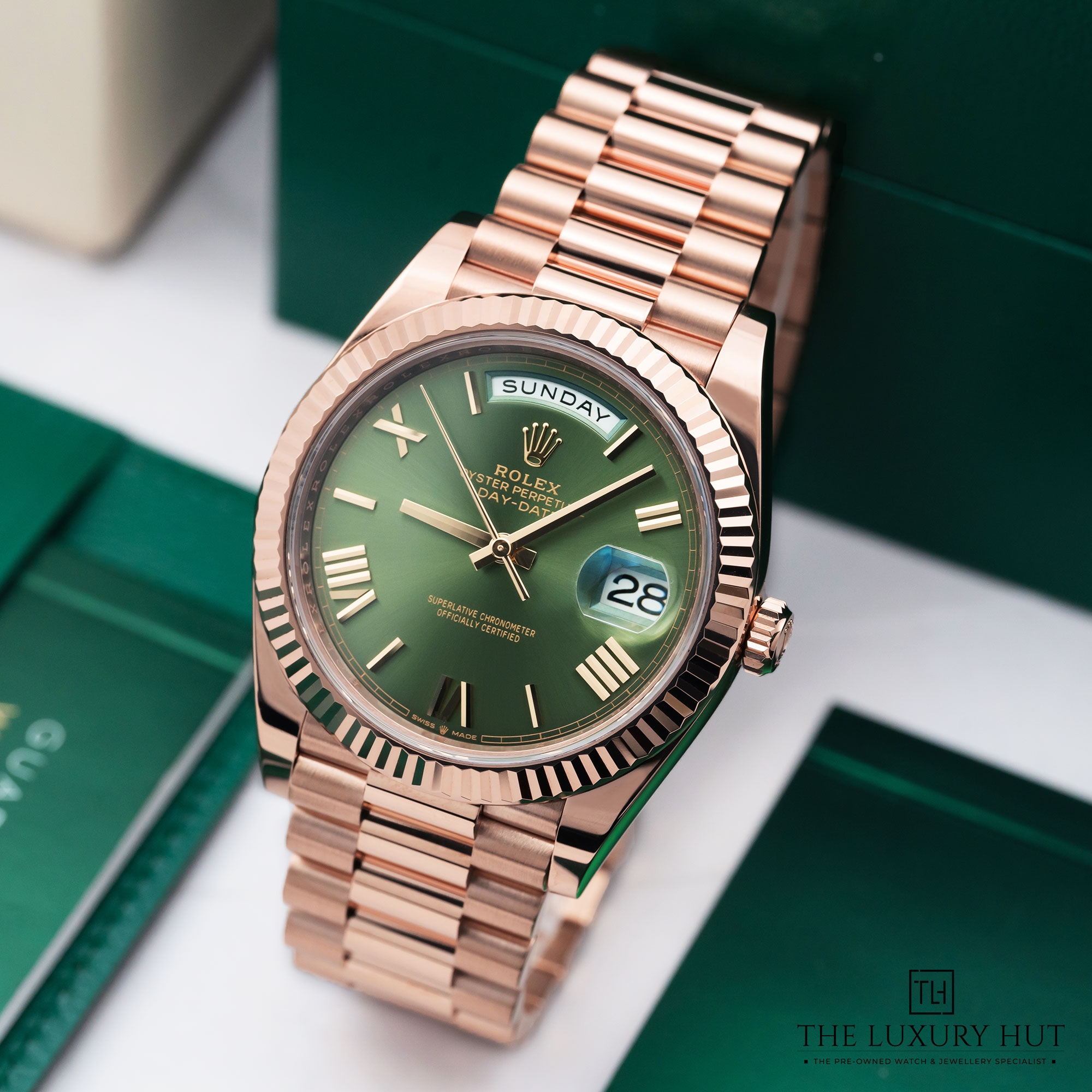 2025/04/Rolex_Day-Date_Rose_Gold_Olive_Green_LB570-b.jpg