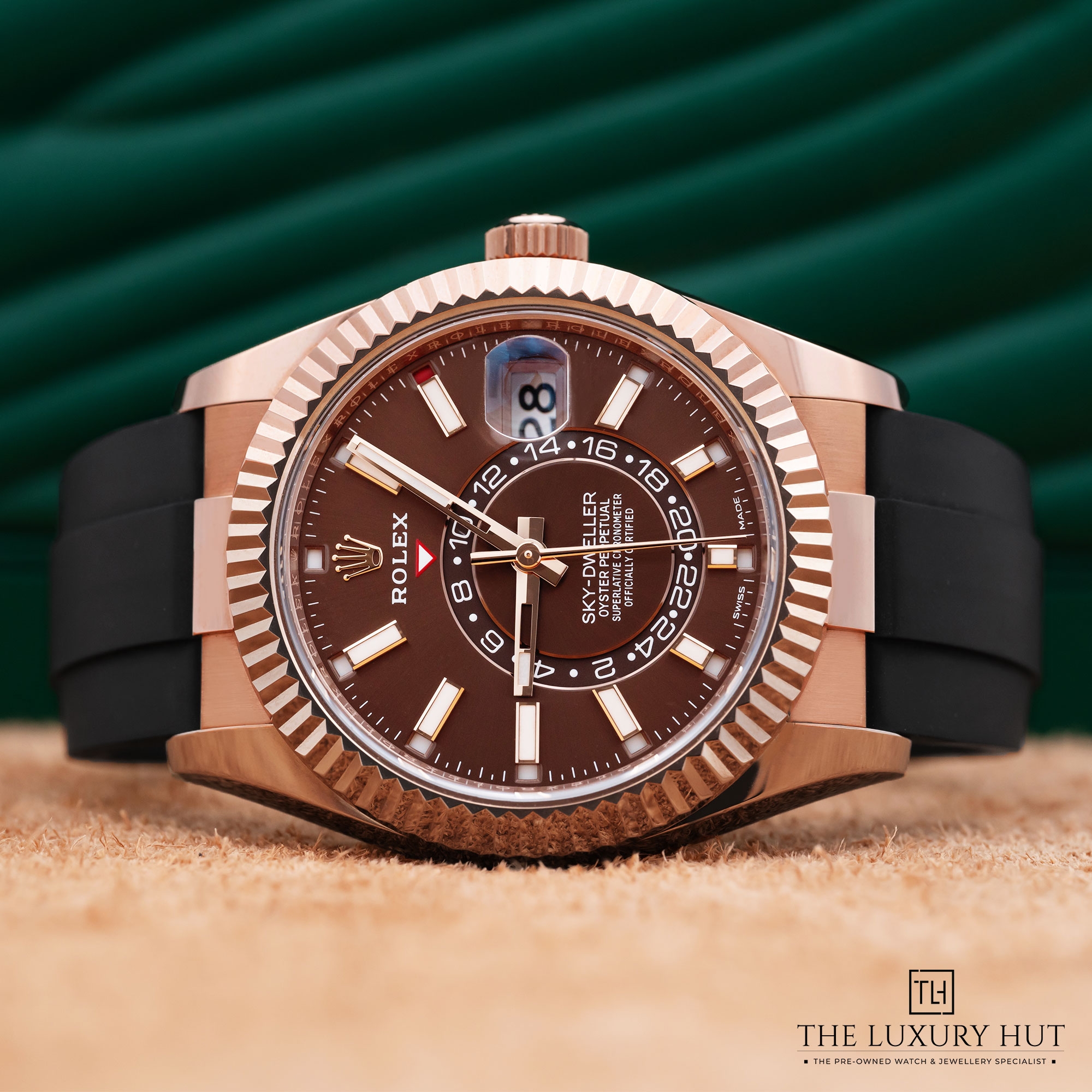 2025/04/Rolex_Sky-Dweller_Rose-Gold_Chocolate_RAF34251-c.jpg