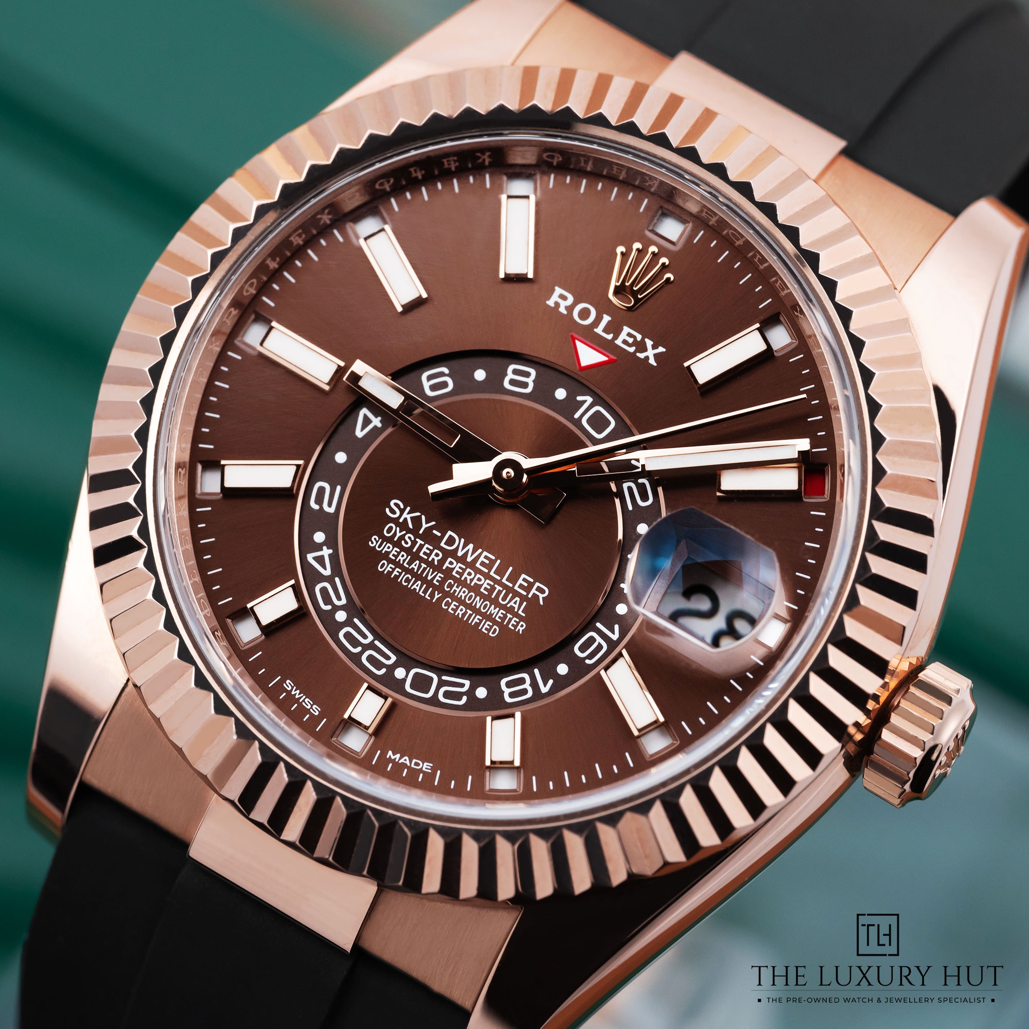 2025/04/Rolex_Sky-Dweller_Rose-Gold_Chocolate_RAF34251-f.jpg