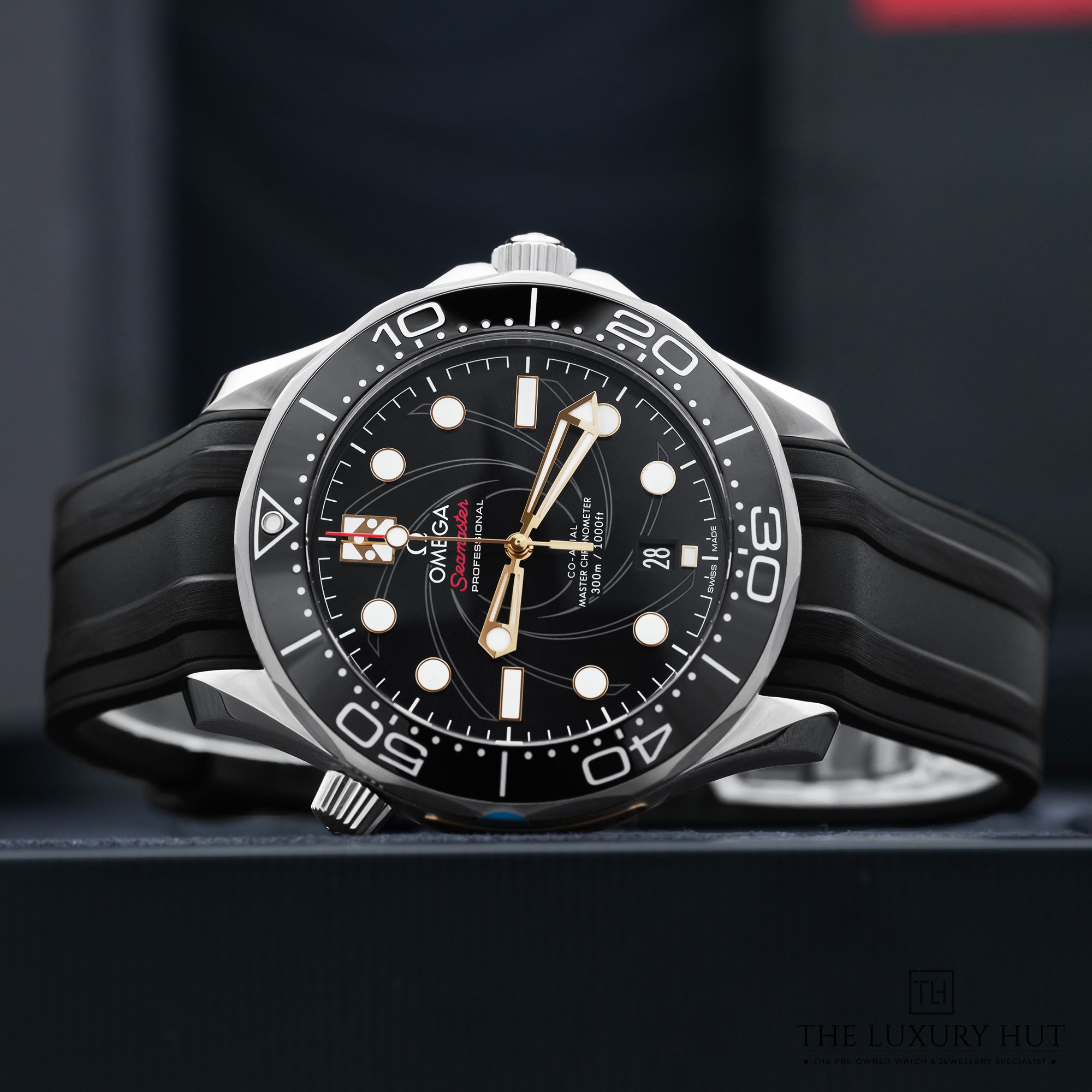2025/05/Omega_Seamaster_Diver_James_Bond_51740-b.jpg