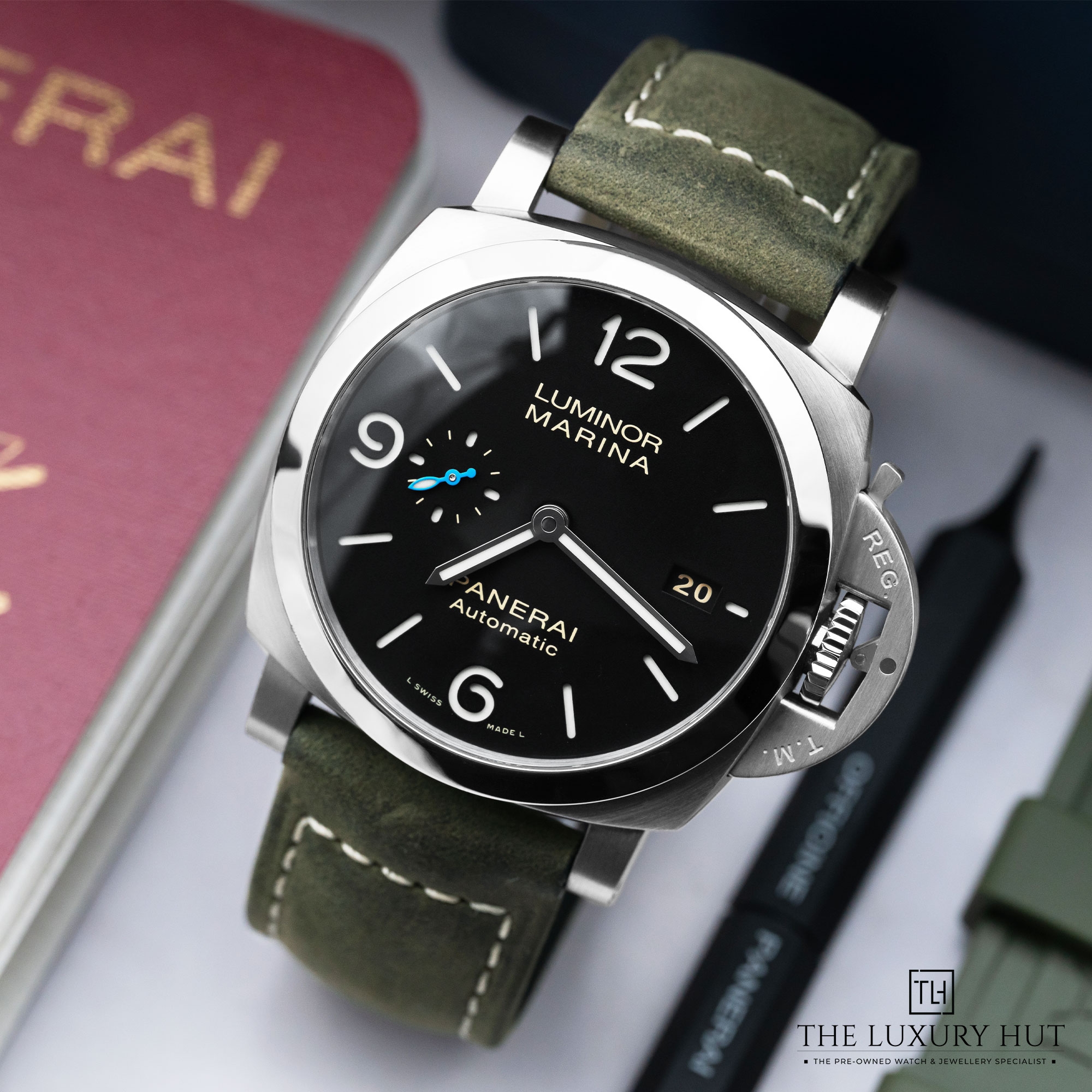 2025/05/Panerai_Luminor_Marina_Steel_Black_Dial_51807-b.jpg
