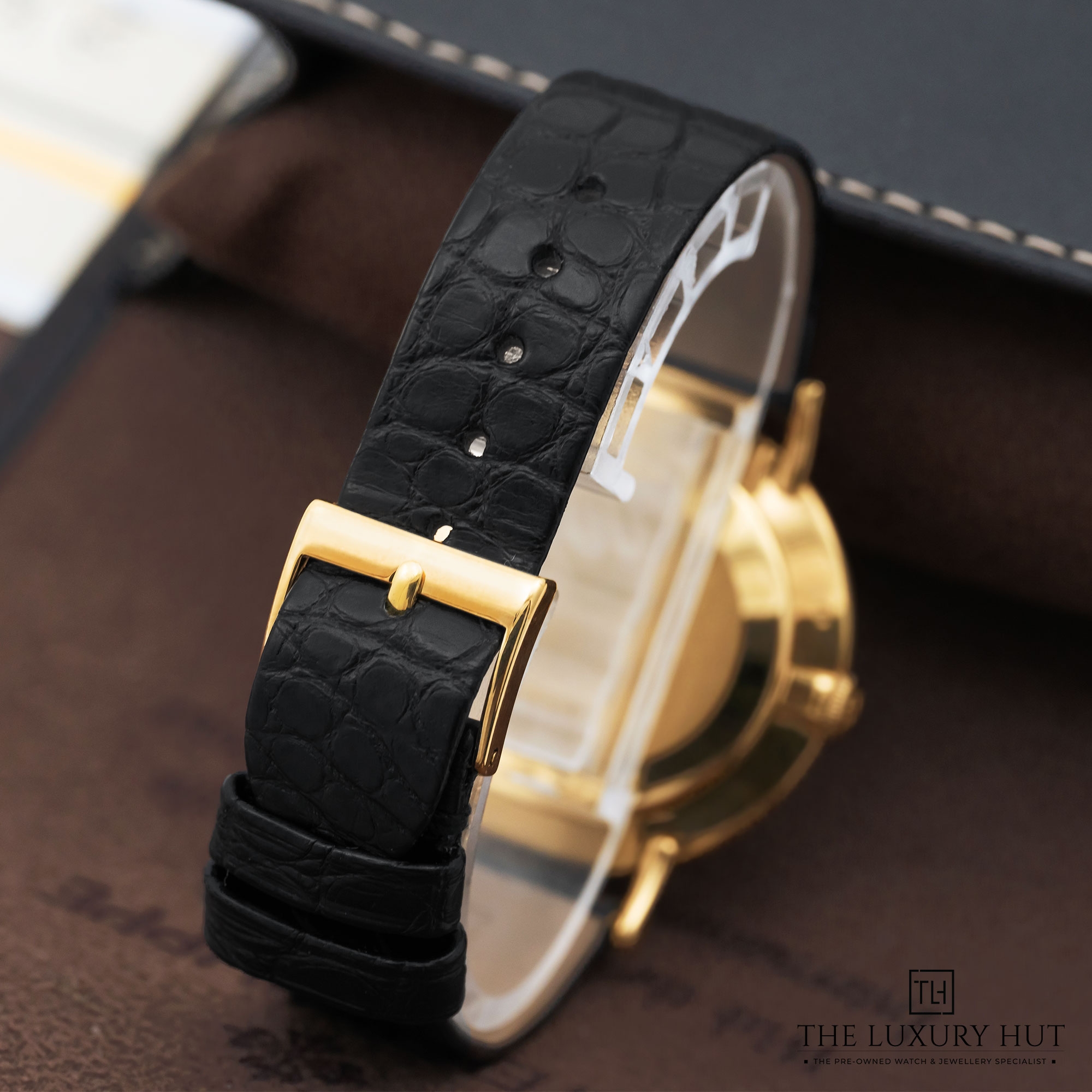 2025/05/Patek_Philippe_Calatrava_Yellow_Gold_Silver_Dial_51710-d.jpg