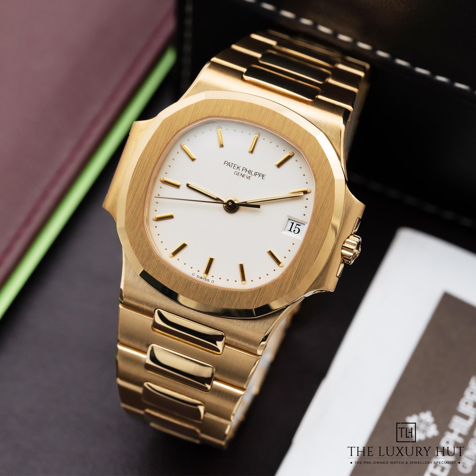 2025/05/Patek_Philippe_Nautilus_Yellow_Gold_LB592-b.jpg
